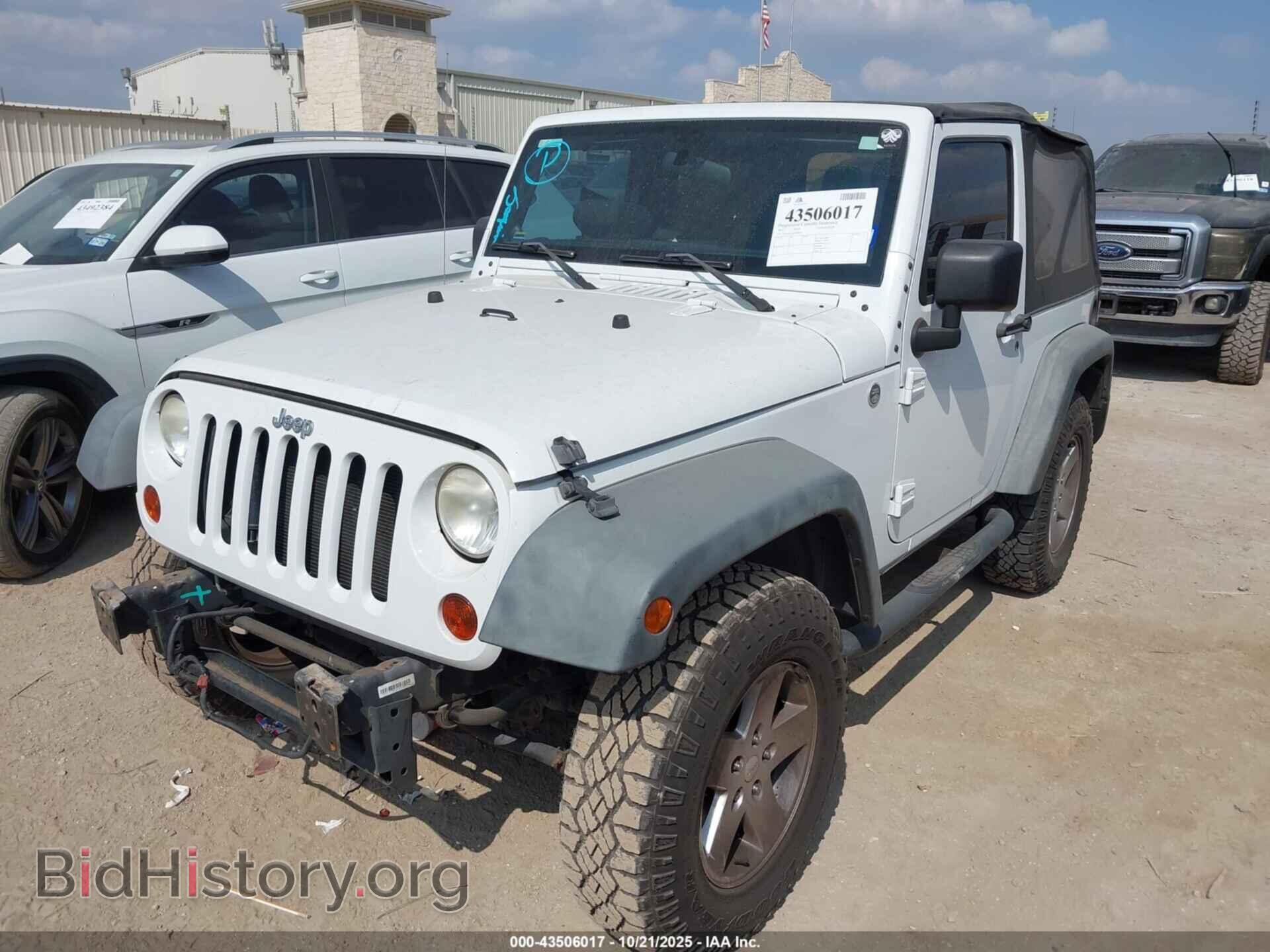 2011 JEEP WRANGLER - VIN: 1J4AA2D15BL608561 - Фото 2