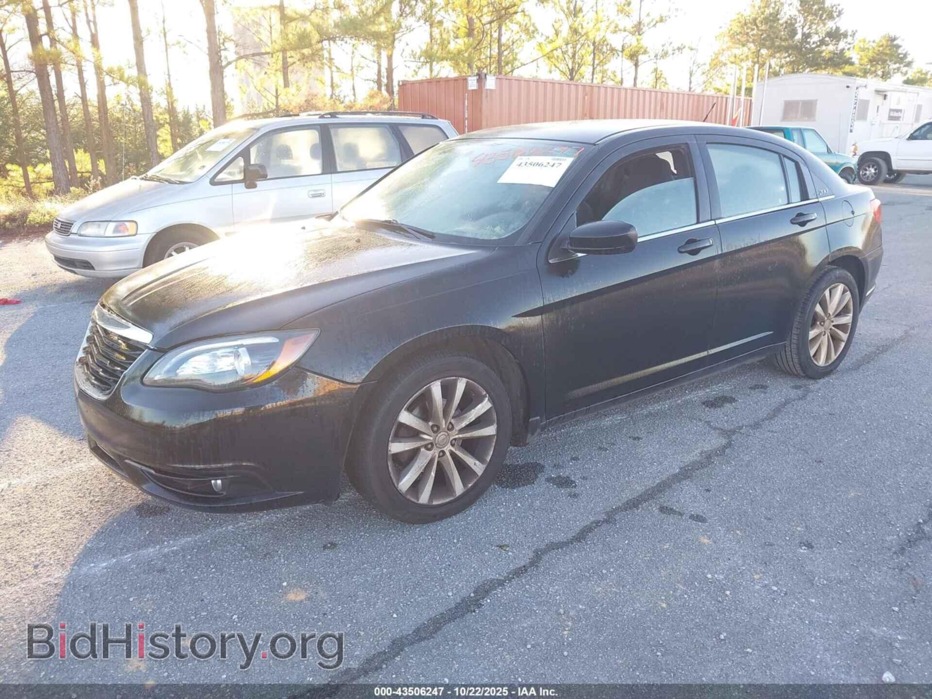 2013 CHRYSLER 200 - VIN: 1C3CCBBB0DN598778 - Фото 2