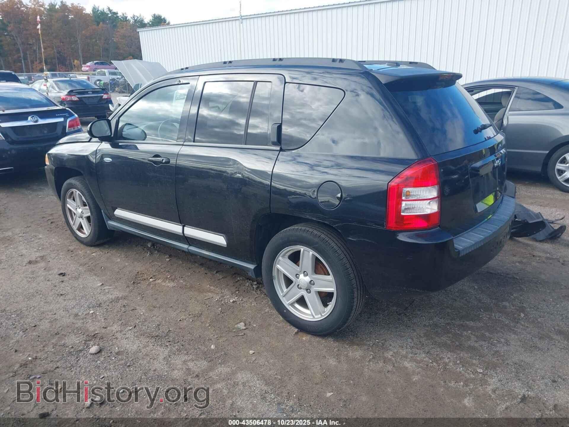 2010 JEEP COMPASS - VIN: 1J4NT1FB2AD626374 - Фото 3