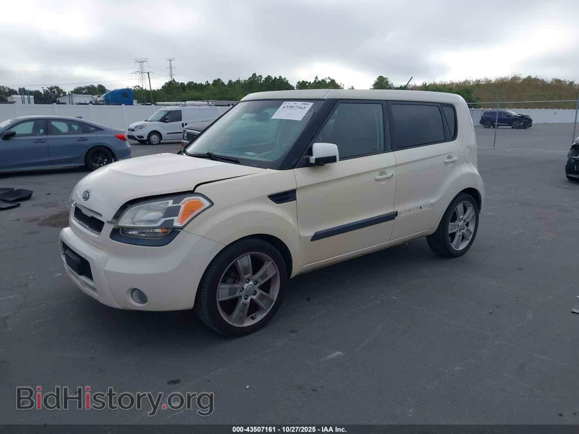 2011 KIA SOUL - VIN: KNDJT2A23B7724461 - Фото 2