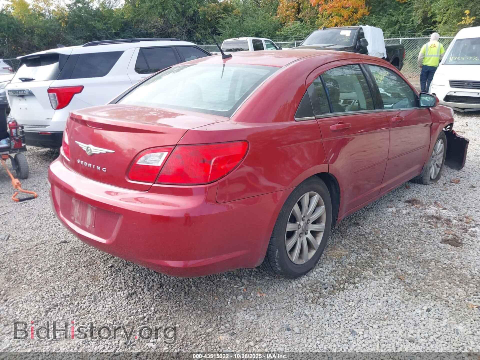 2010 CHRYSLER SEBRING - VIN: 1C3CC5FD9AN197139 - Фото 4