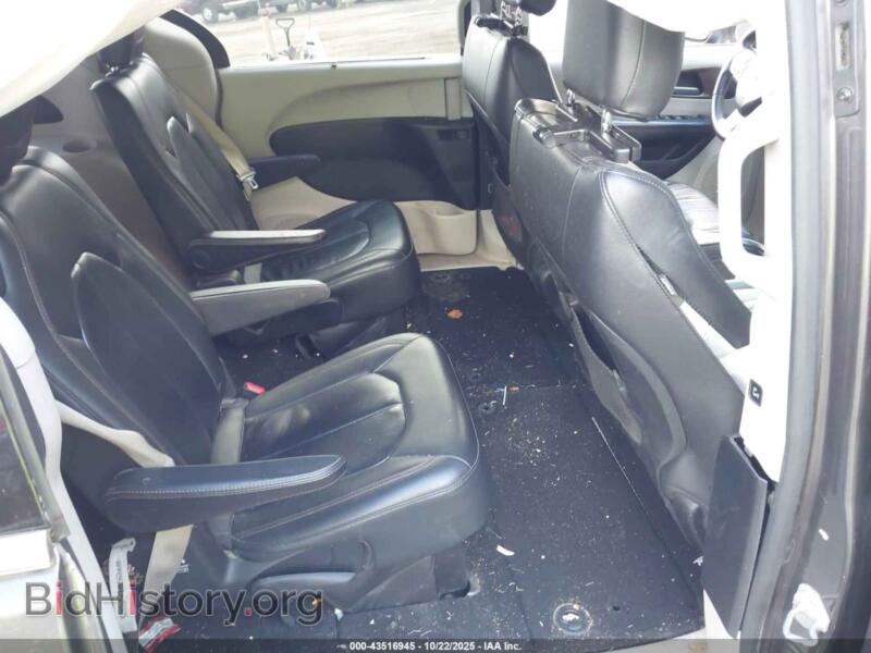 2017 Chrysler PACIFICA (VIN 2C4RC1BG0HR569513) — photo 8 of 16