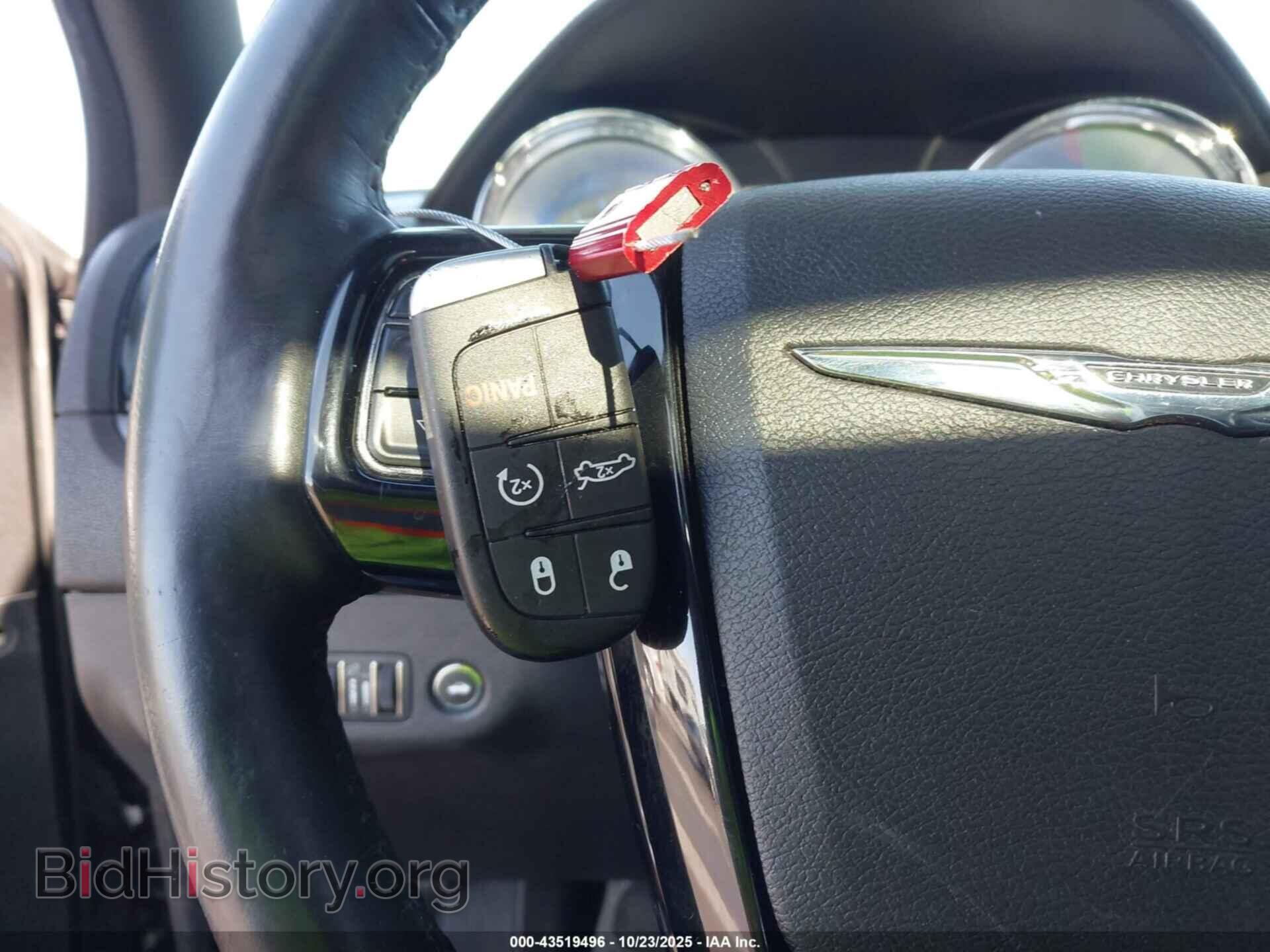 2014 CHRYSLER 300 - VIN: 2C3CCAGG8EH163371 - Фото 11