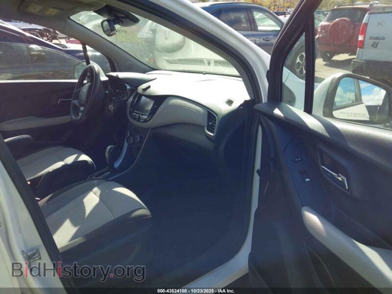 2017 Chevrolet TRAX (VIN 3GNCJLSB0HL163473) — photo 5 of 12