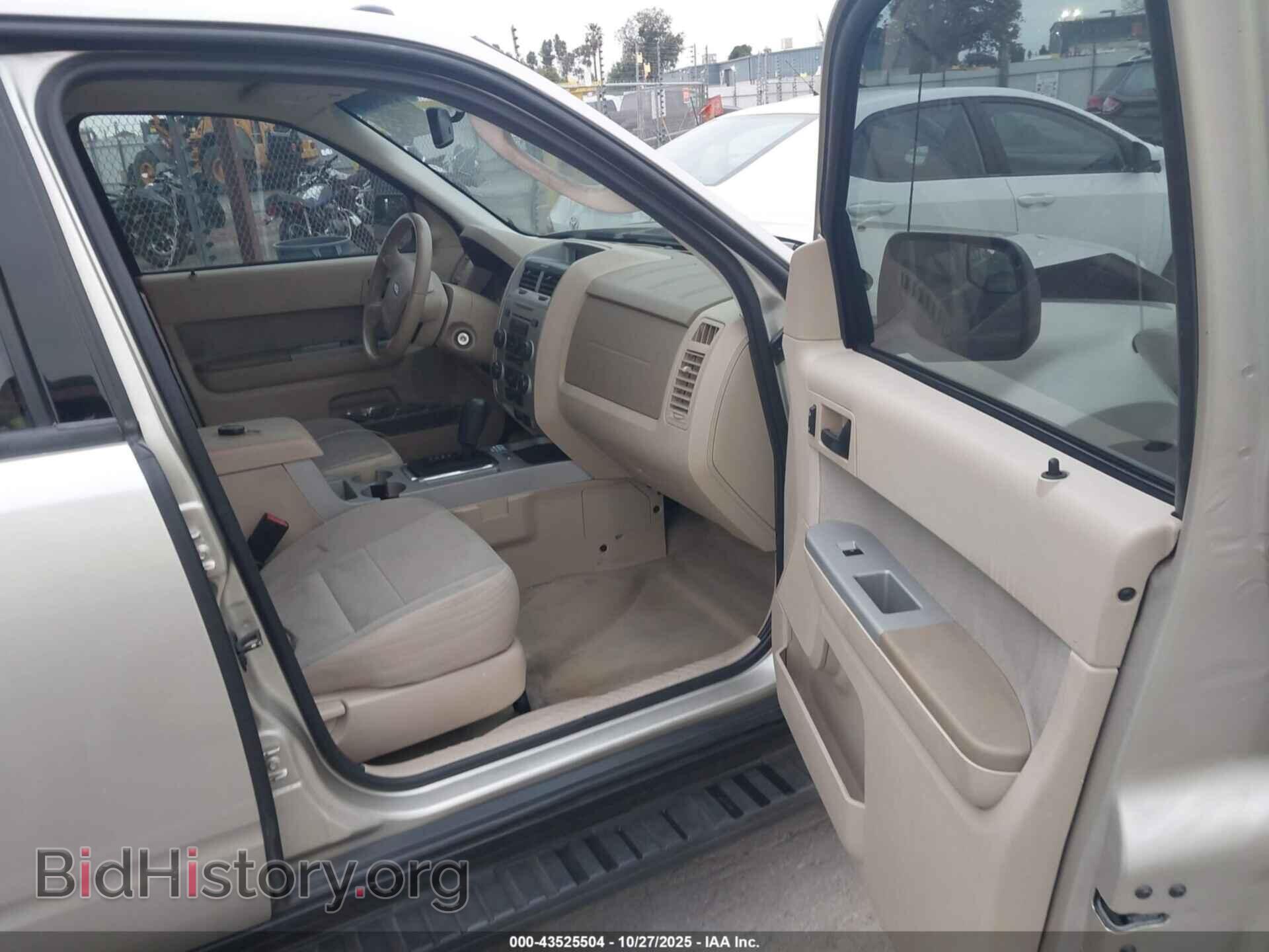 2011 FORD ESCAPE - VIN: 1FMCU0D73BKA33666 - Фото 5