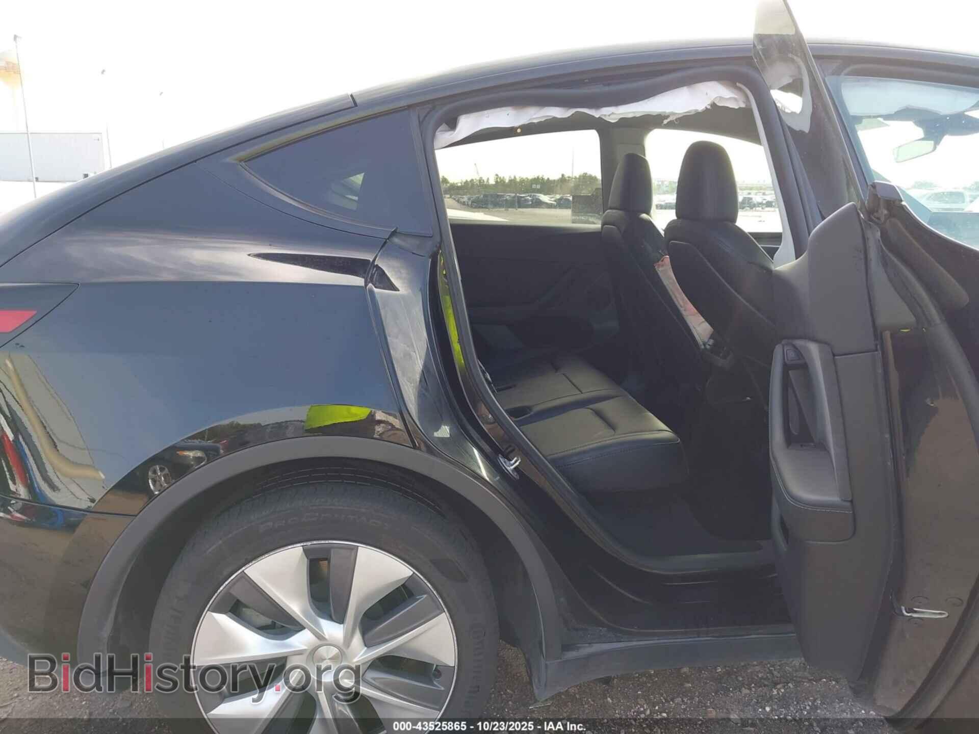 2024 TESLA MODEL Y - VIN: 7SAYGDEDXRF071712 - Фото 8