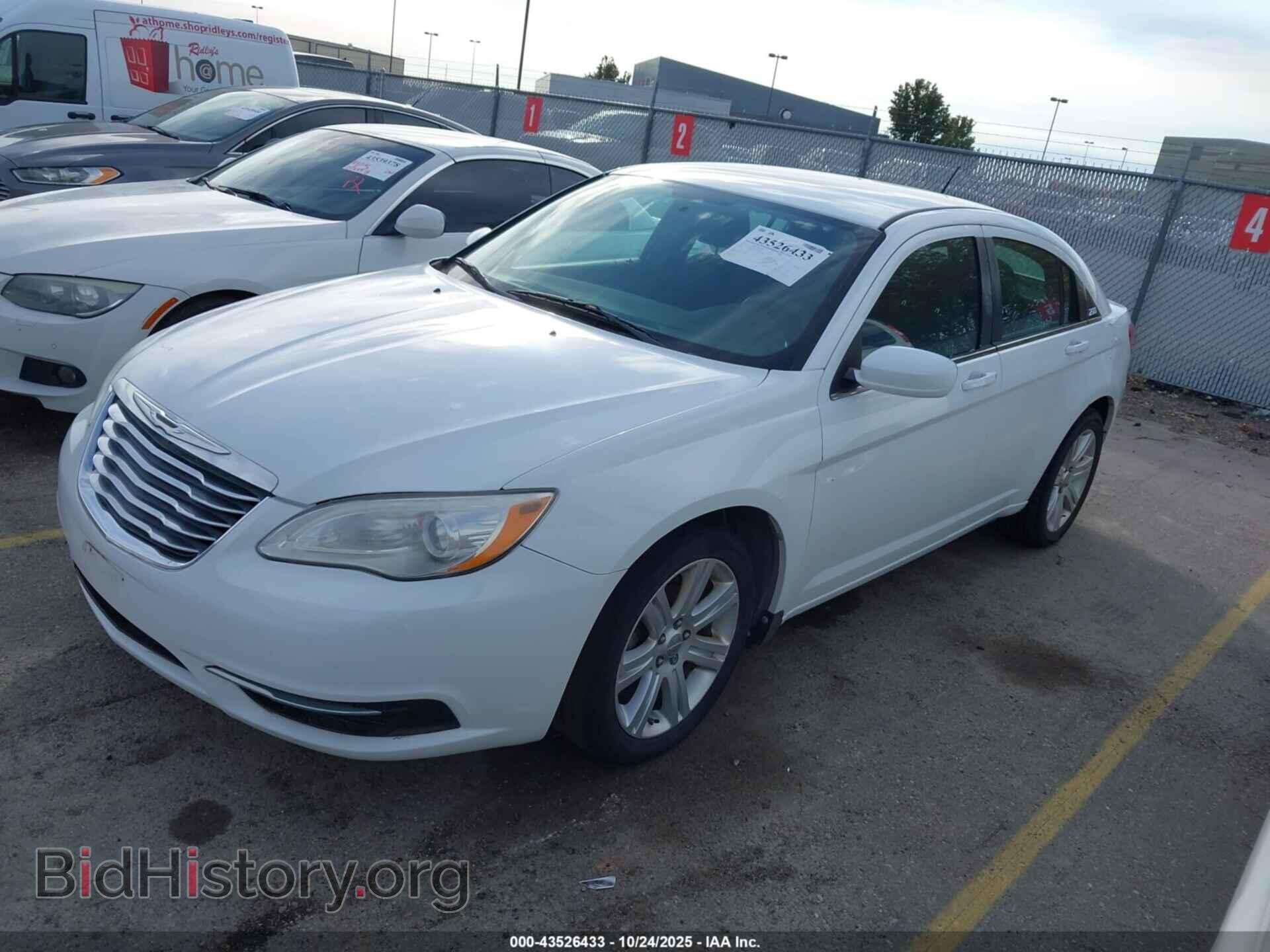 2013 CHRYSLER 200 - VIN: 1C3CCBAB6DN698787 - Фото 2