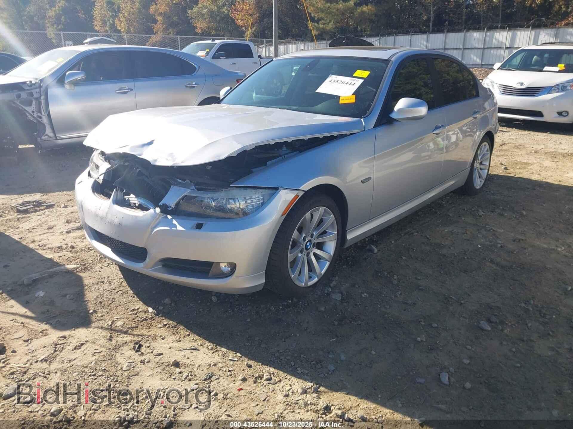 2011 BMW 328I - VIN: WBAPH5G57BNM76013 - Фото 2