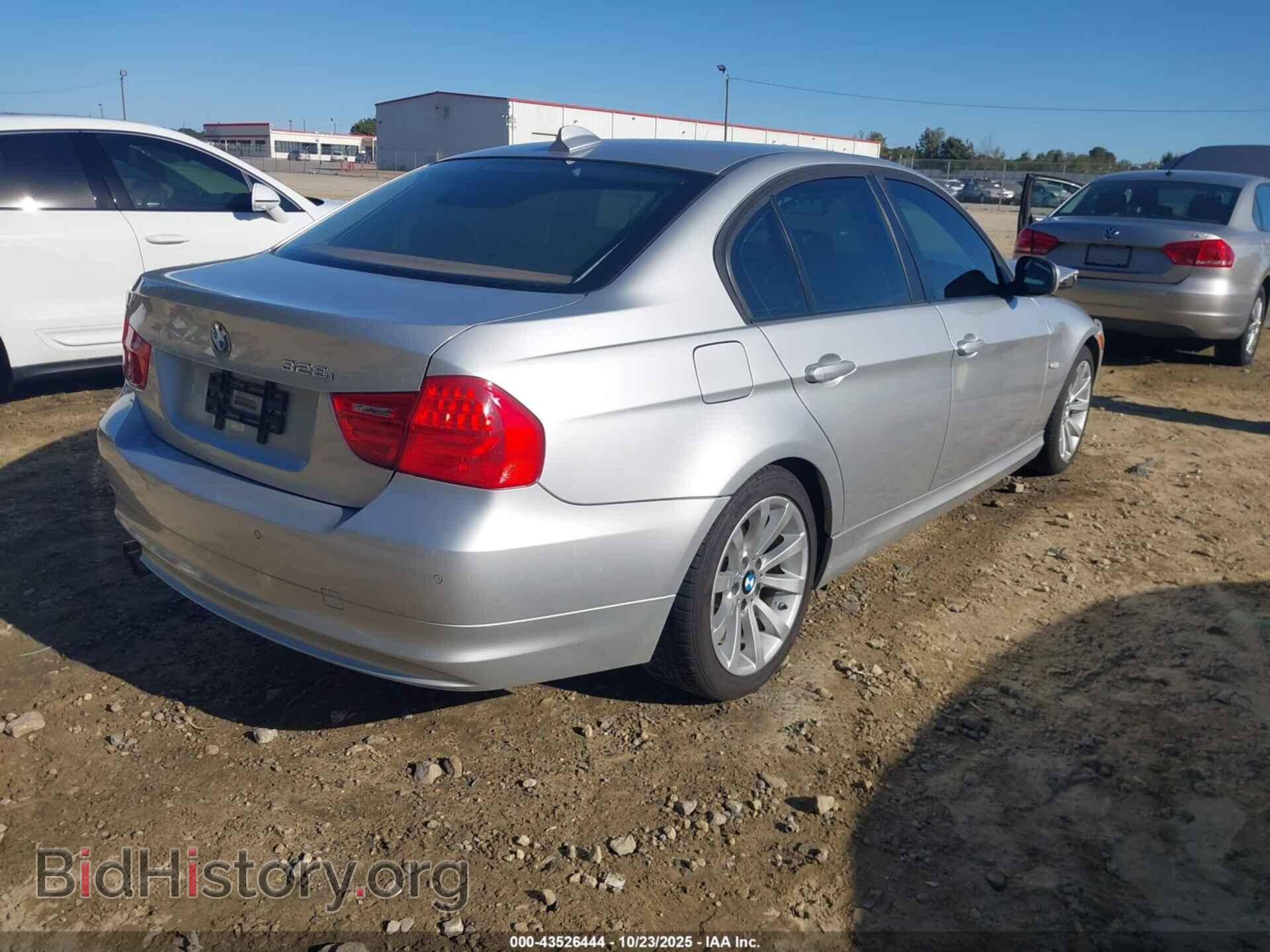 2011 BMW 328I - VIN: WBAPH5G57BNM76013 - Фото 4