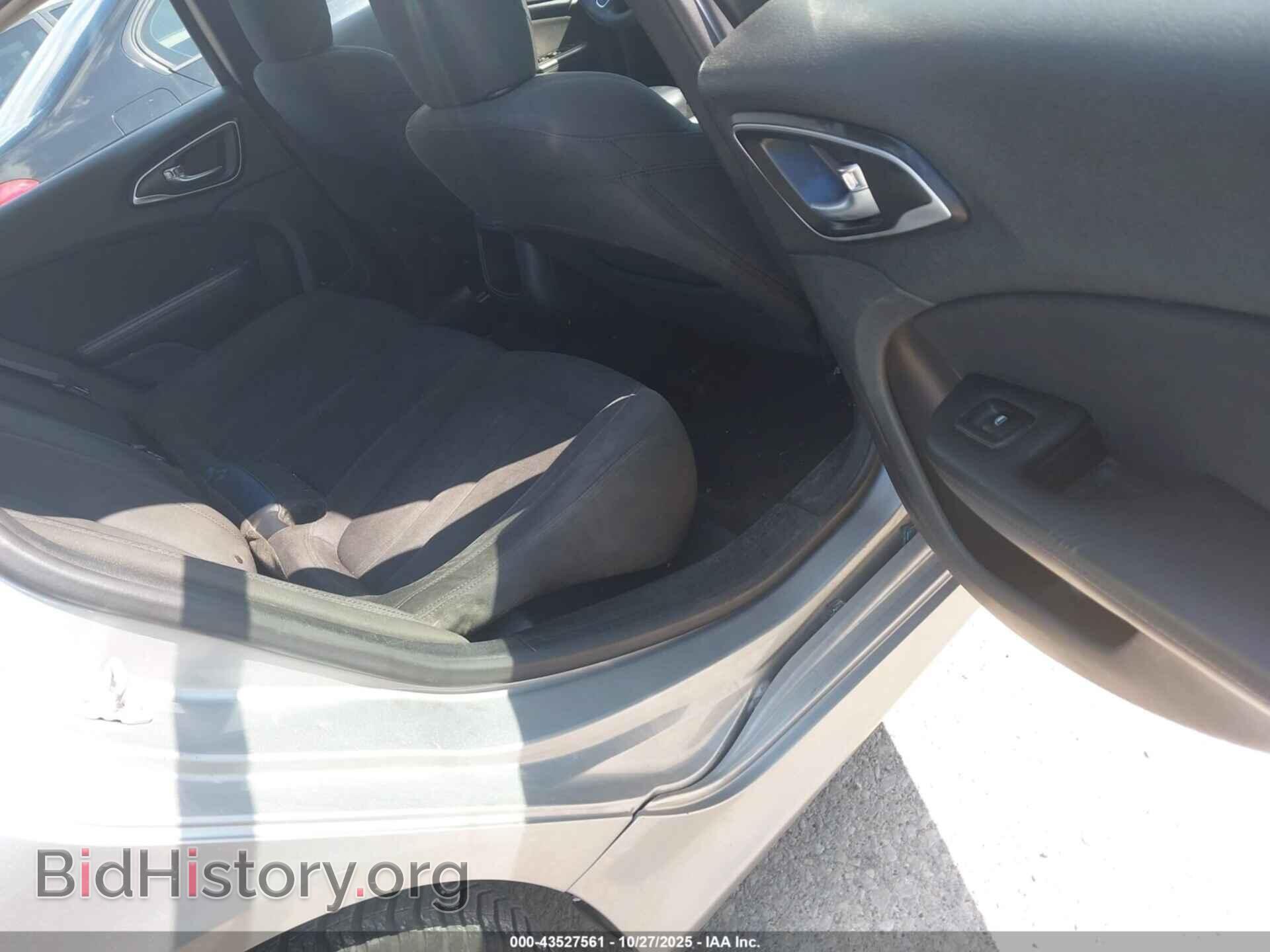2015 CHRYSLER 200 - VIN: 1C3CCCAB3FN661673 - Фото 8