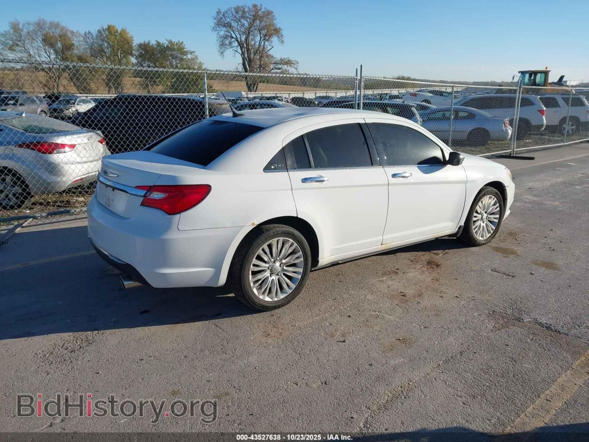 2011 CHRYSLER 200 - VIN: 1C3BC2FB1BN605000 - Фото 4