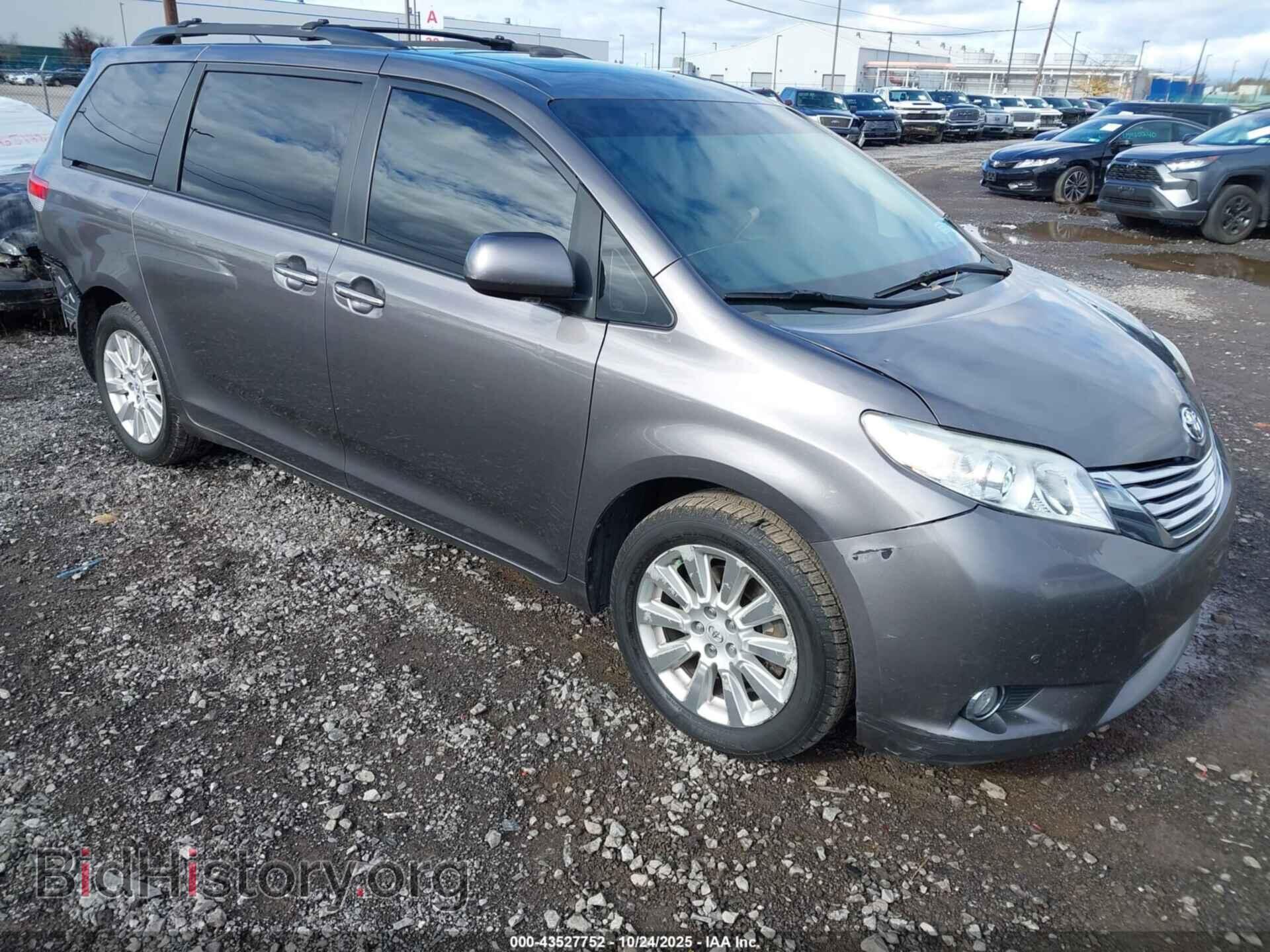 Фотография 5TDDK3DC2BS028979 - TOYOTA SIENNA 2011