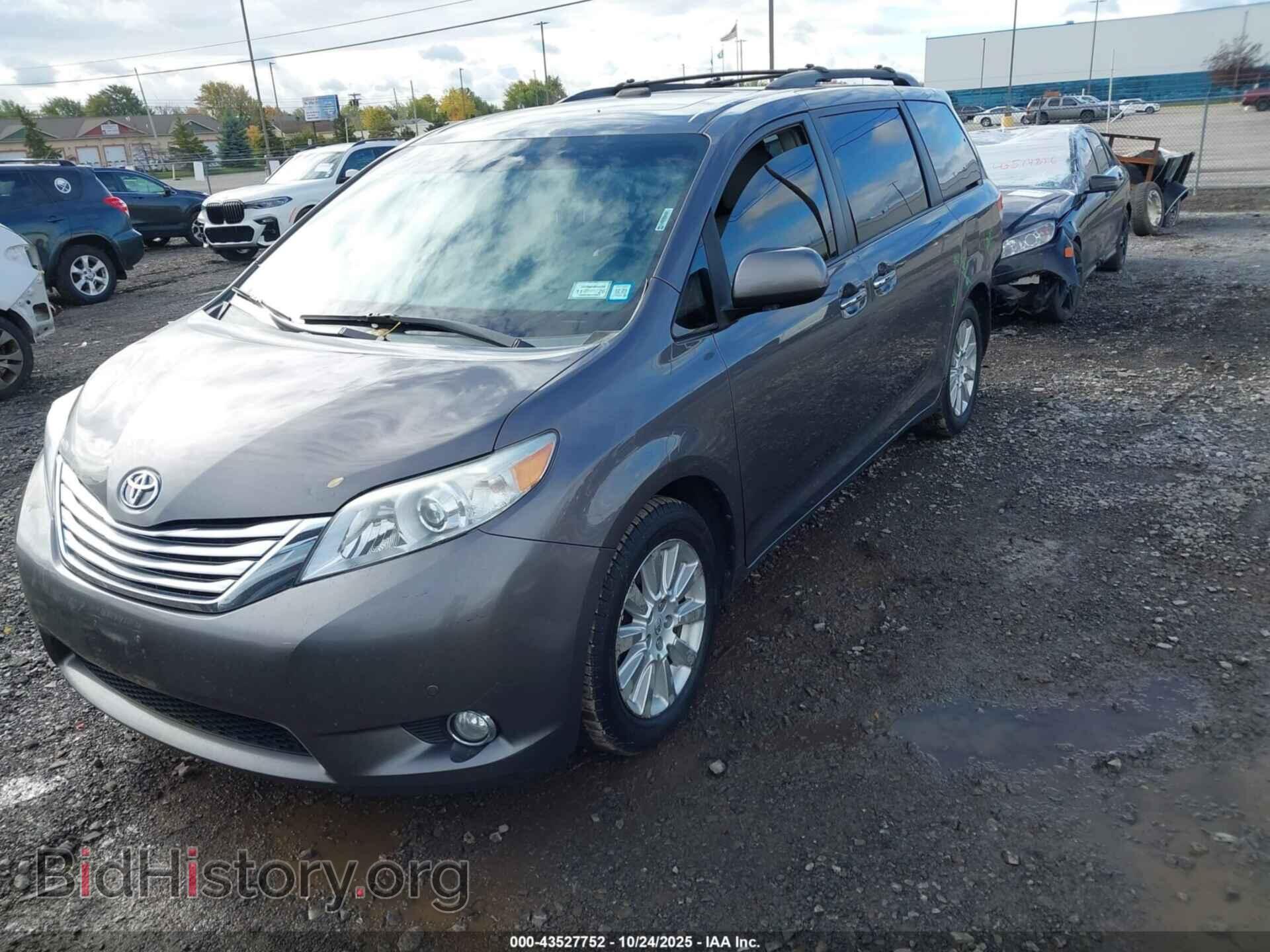 2011 TOYOTA SIENNA - VIN: 5TDDK3DC2BS028979 - Фото 2