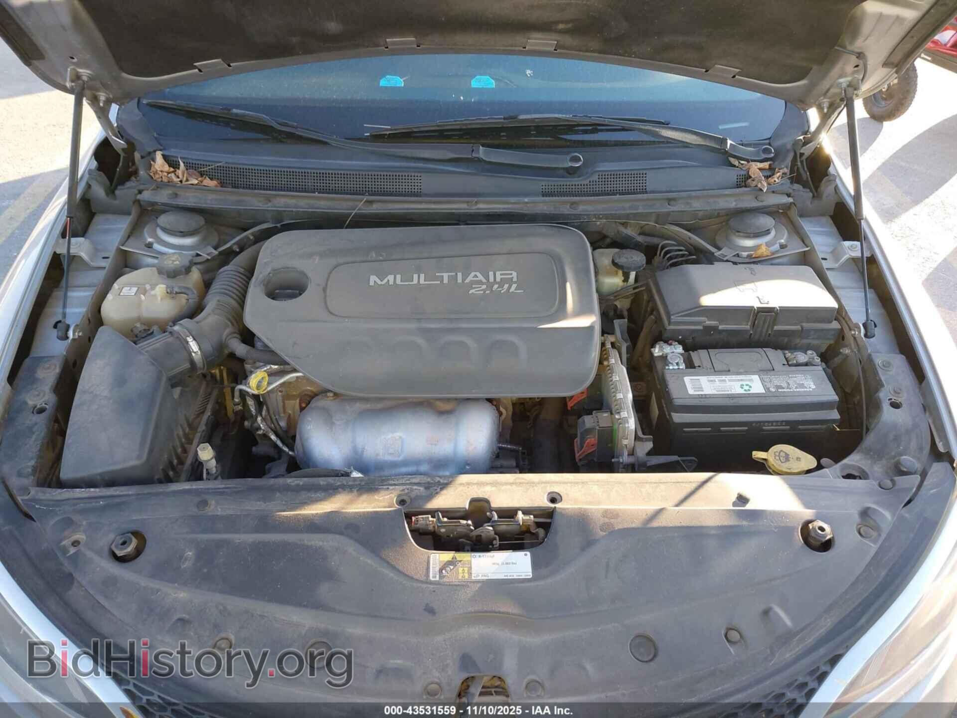2015 CHRYSLER 200 - VIN: 1C3CCCCB1FN645565 - Фото 10