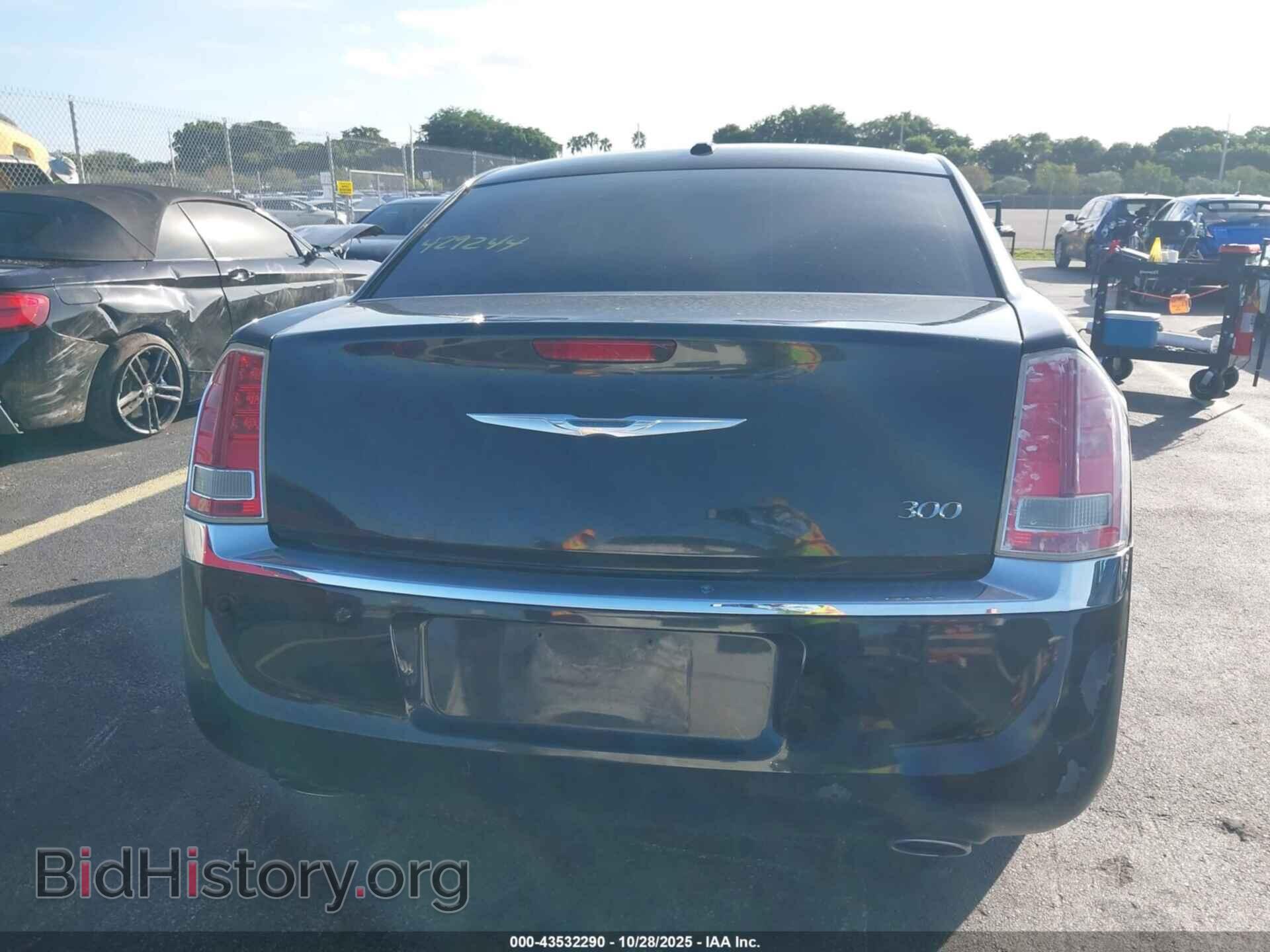 2014 CHRYSLER 300 - VIN: 2C3CCAAG0EH286686 - Фото 15
