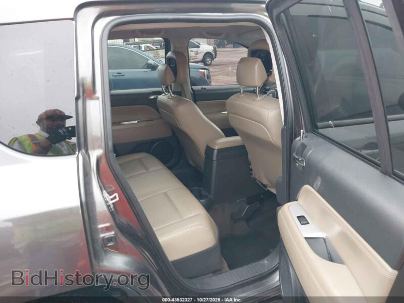 2014 Jeep COMPASS (VIN 1C4NJCCB5ED870389) — photo 8 of 17