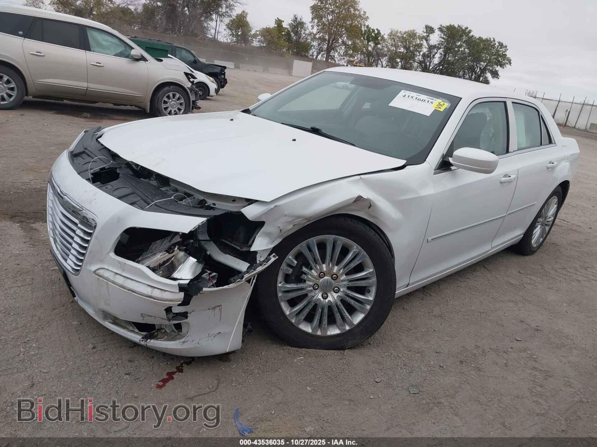 2013 CHRYSLER 300 - VIN: 2C3CCARG9DH551897 - Фото 2