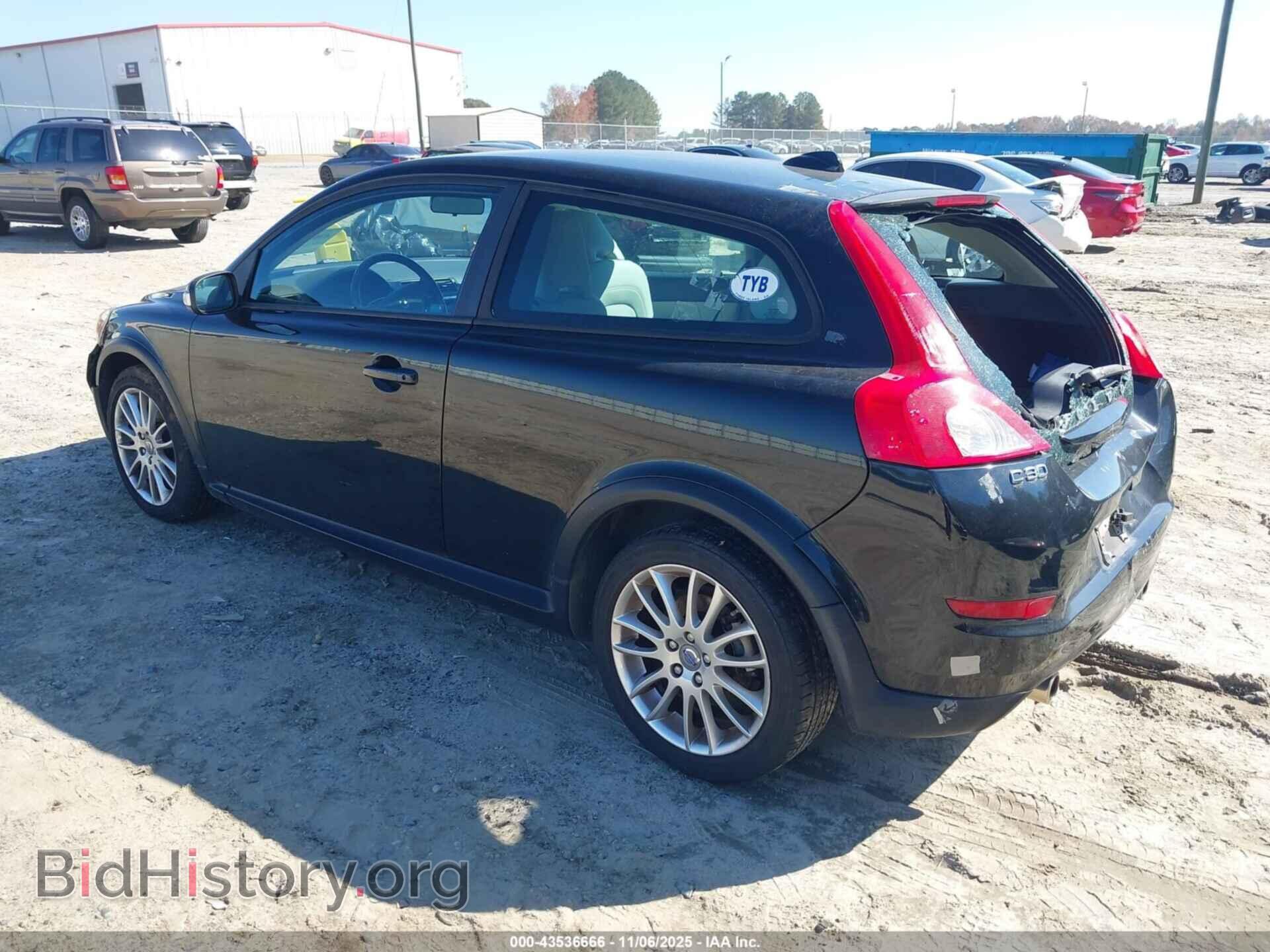 2011 VOLVO C30 - VIN: YV1672MK8B2200087 - Фото 3
