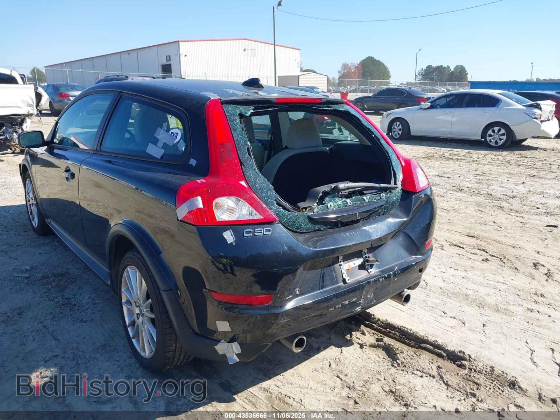 2011 VOLVO C30 - VIN: YV1672MK8B2200087 - Фото 6