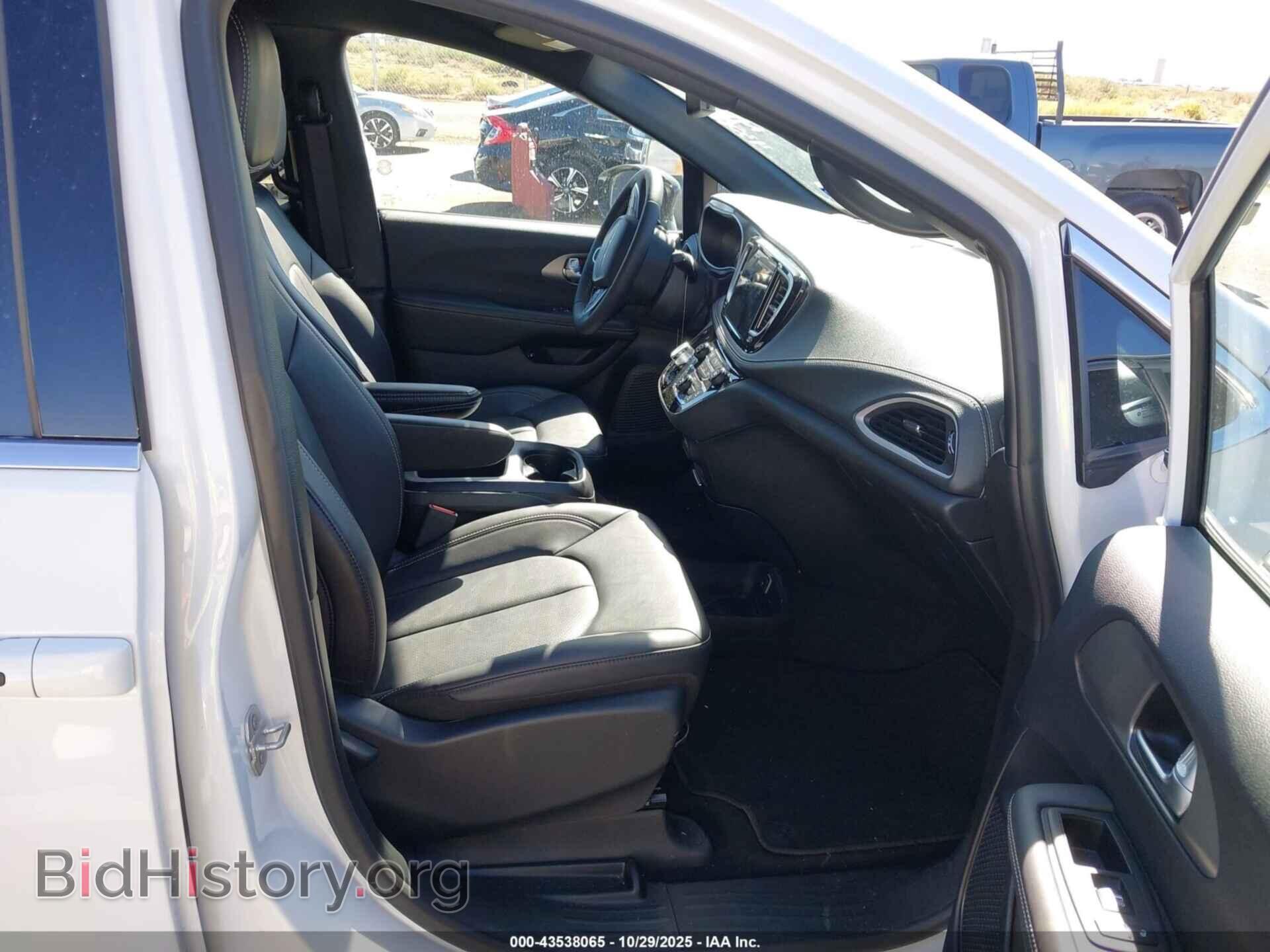 2025 CHRYSLER PACIFICA HYBRID - VIN: 2C4RC1S7XSR565699 - Фото 5
