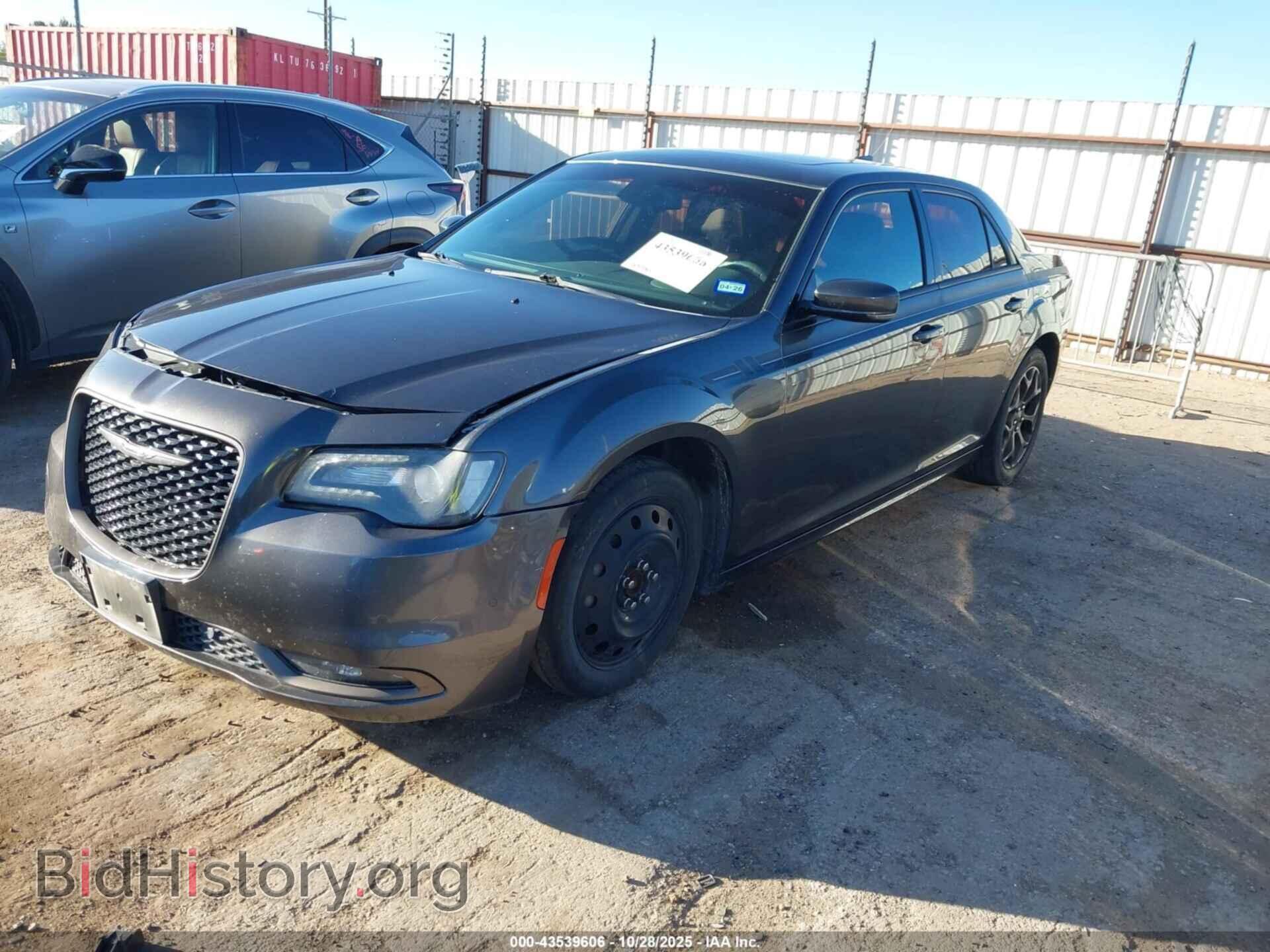 2016 CHRYSLER 300 - VIN: 2C3CCAGG8GH304734 - Фото 2