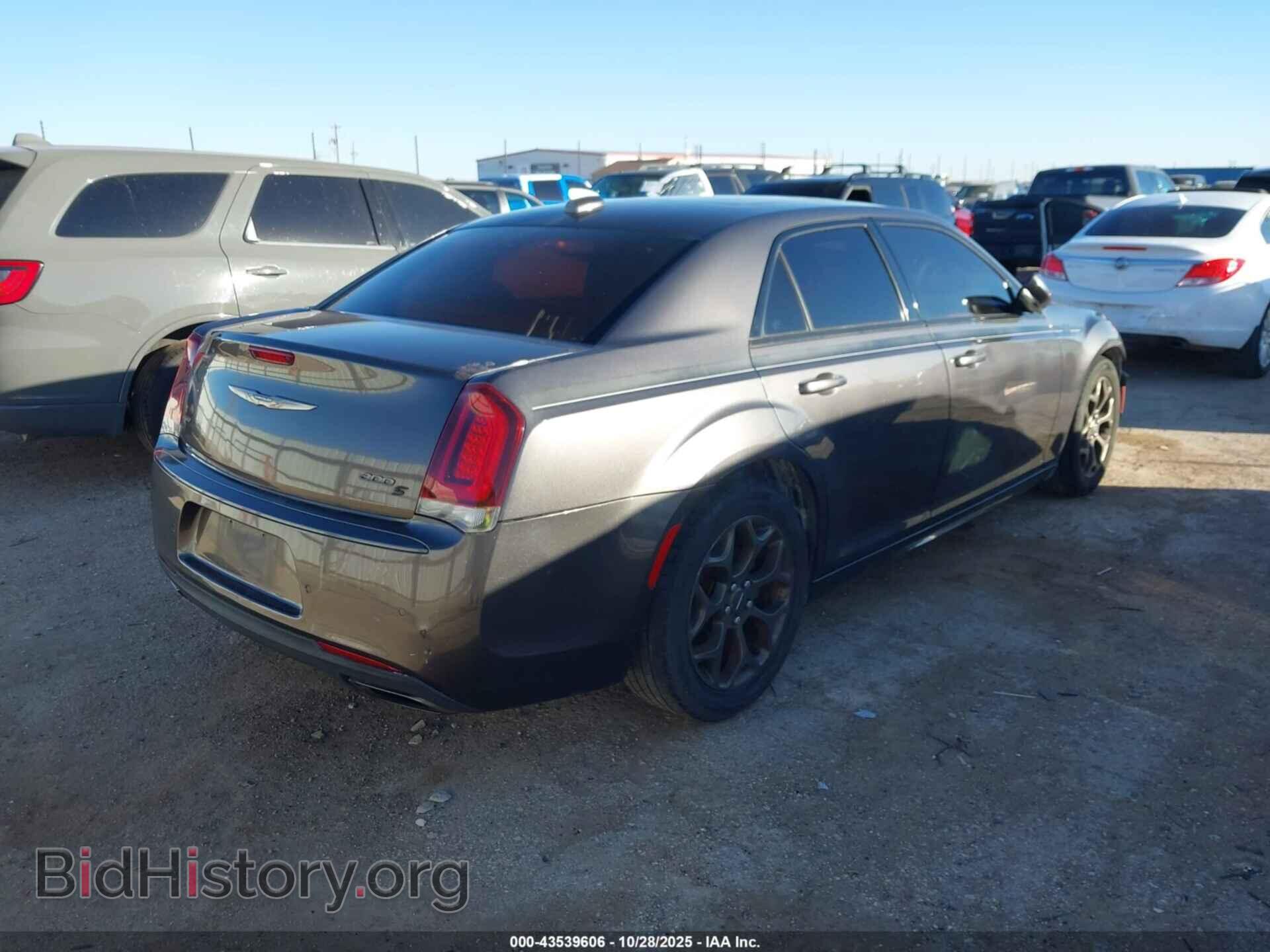 2016 CHRYSLER 300 - VIN: 2C3CCAGG8GH304734 - Фото 4