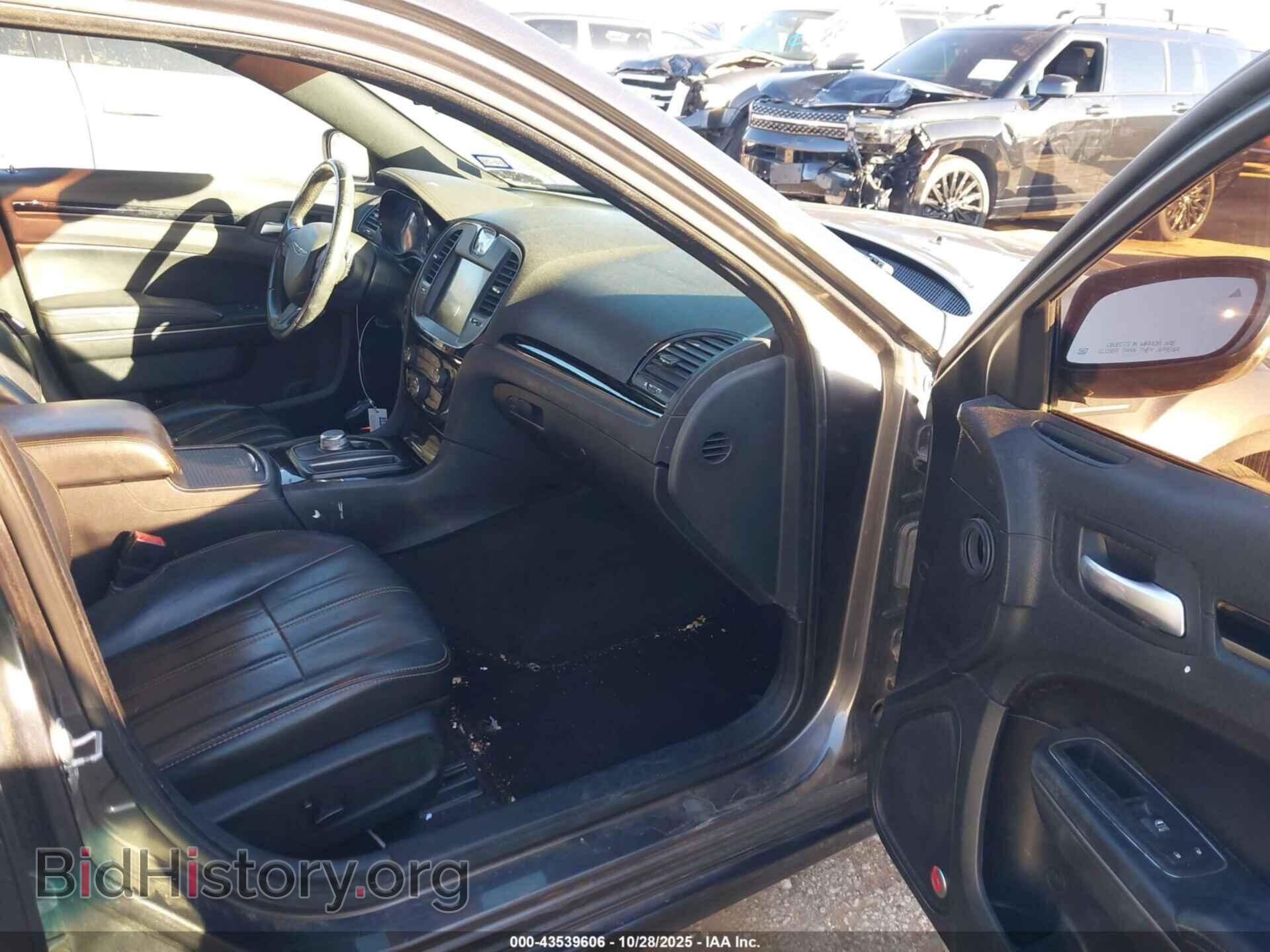 2016 CHRYSLER 300 - VIN: 2C3CCAGG8GH304734 - Фото 5