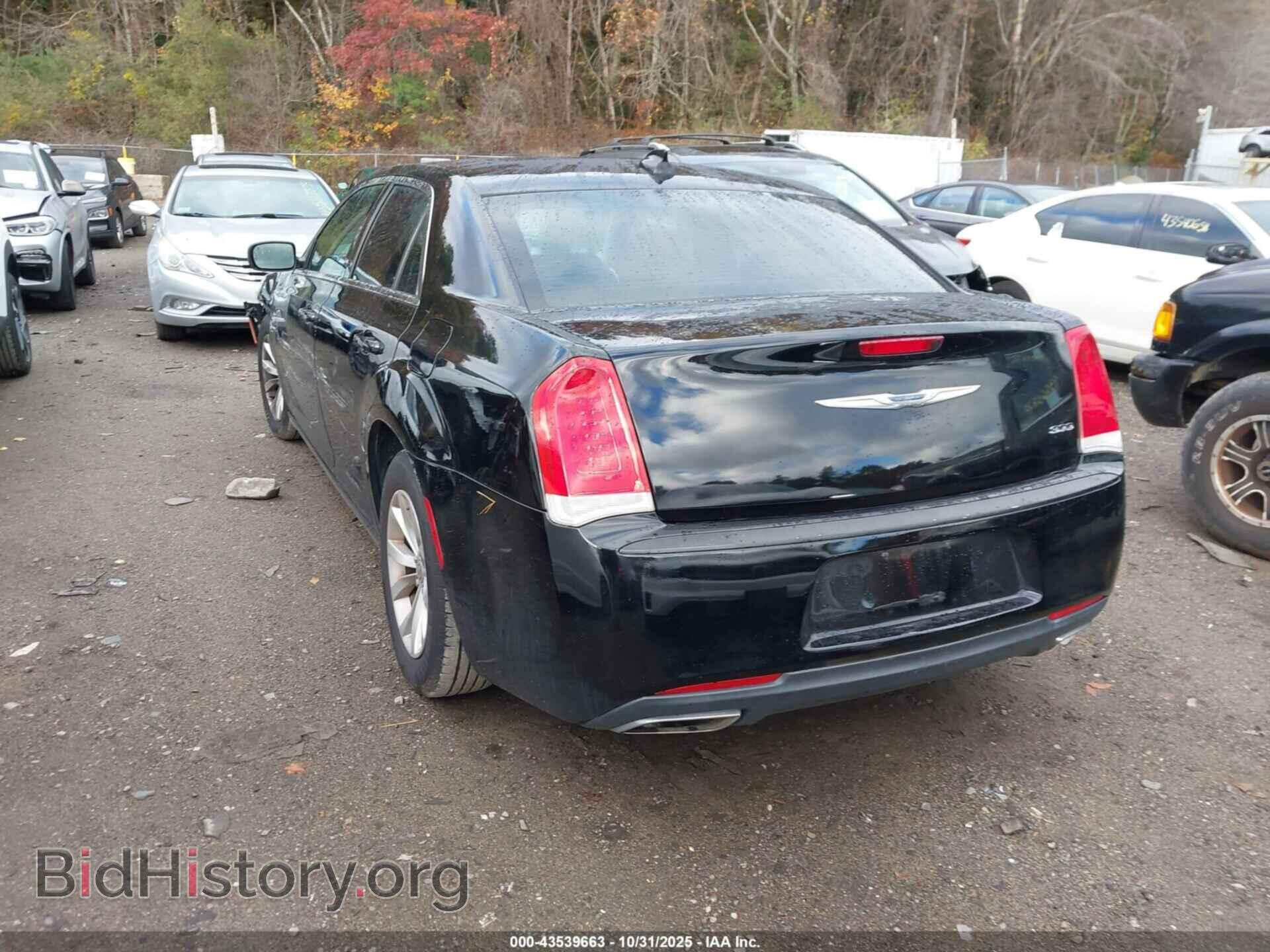 2015 CHRYSLER 300 - VIN: 2C3CCAAG9FH810645 - Фото 3