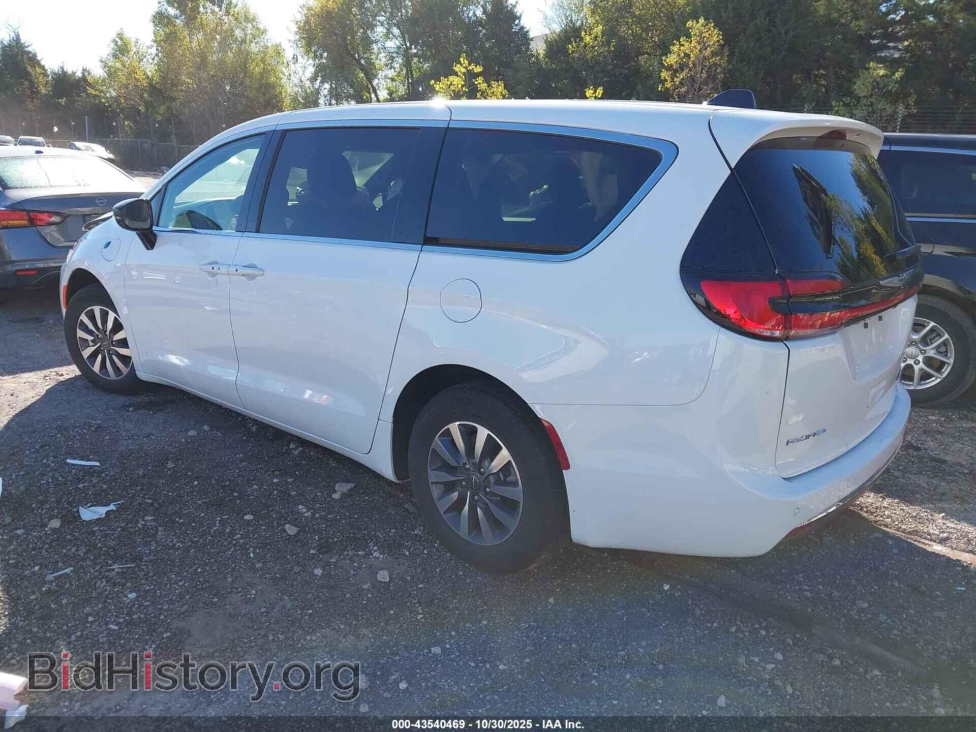 2025 CHRYSLER PACIFICA HYBRID - VIN: 2C4RC1S71SR577384 - Photo 3
