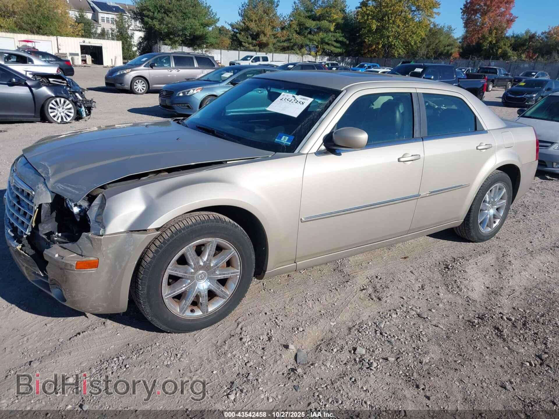 2008 CHRYSLER 300 - VIN: 2C3KA33G48H218342 - Фото 2