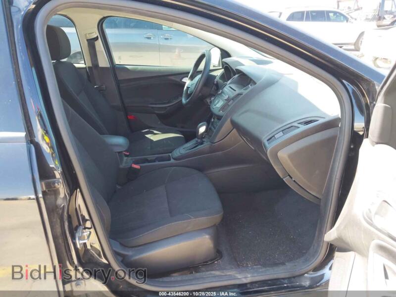 2017 Ford FOCUS (VIN 1FADP3K23HL303268) — photo 5 of 17