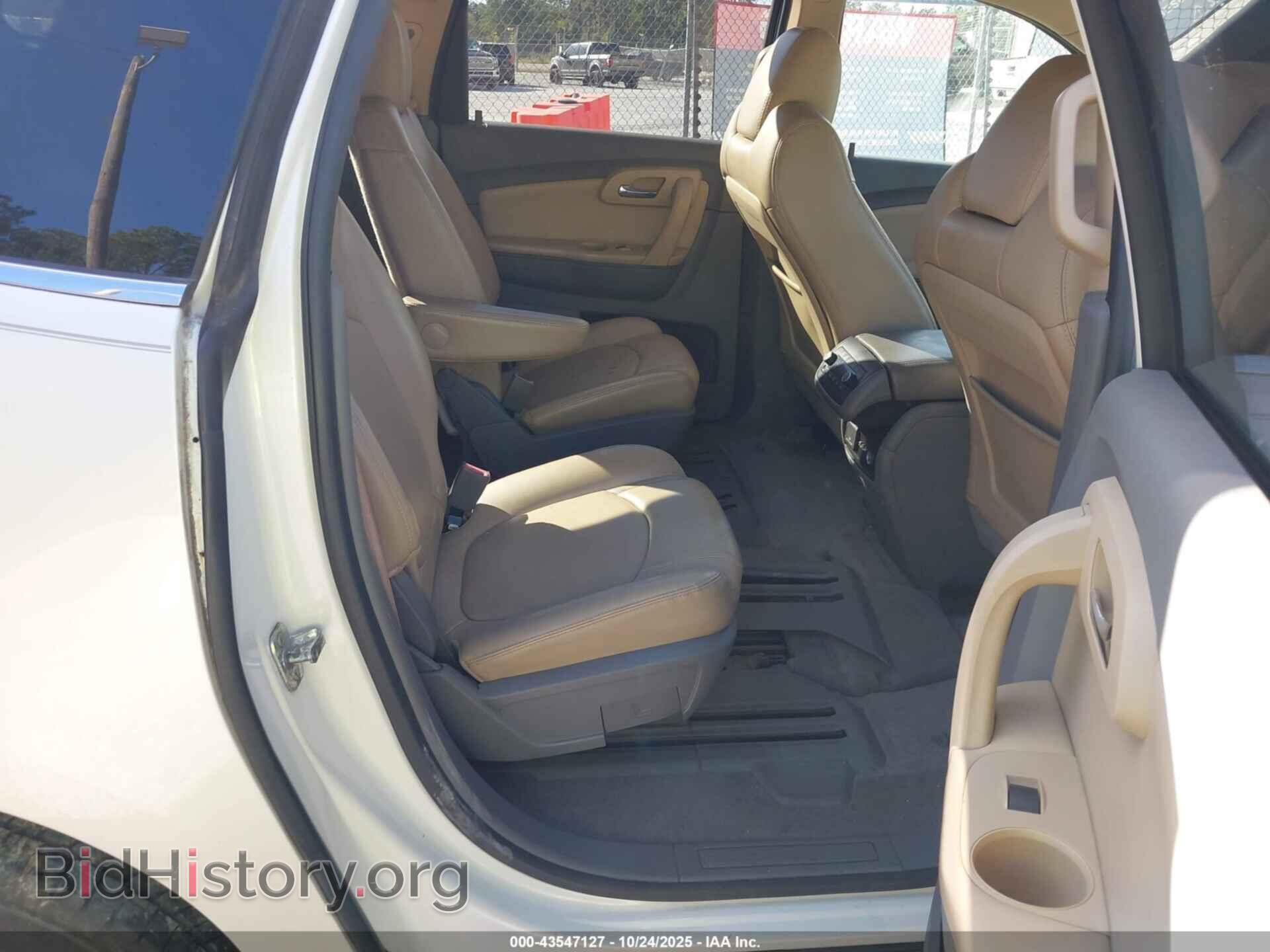 2011 CHEVROLET TRAVERSE - VIN: 1GNKRJED9BJ215980 - Фото 8