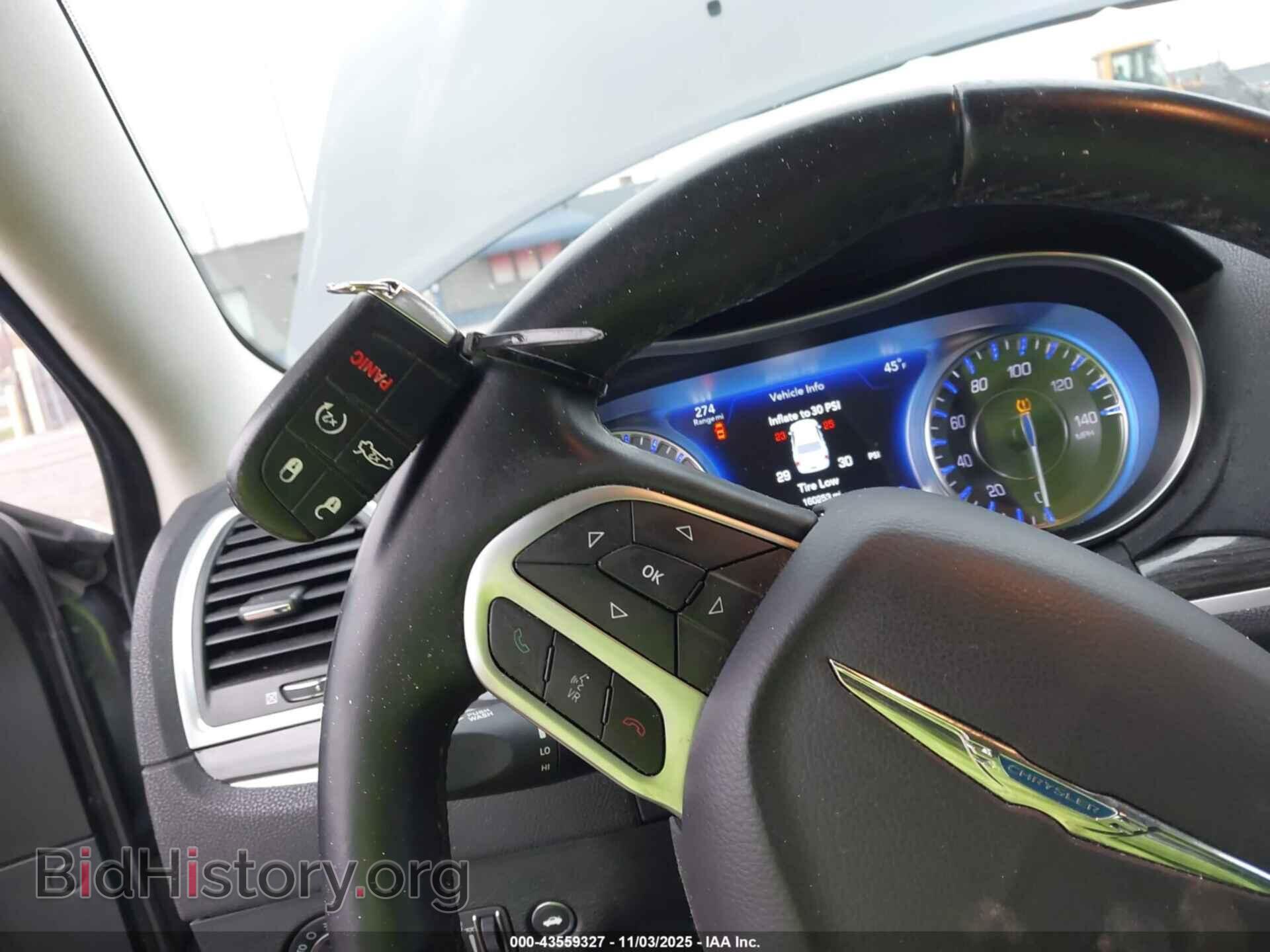 2017 CHRYSLER 300 - VIN: 2C3CCARG2HH541864 - Фото 11