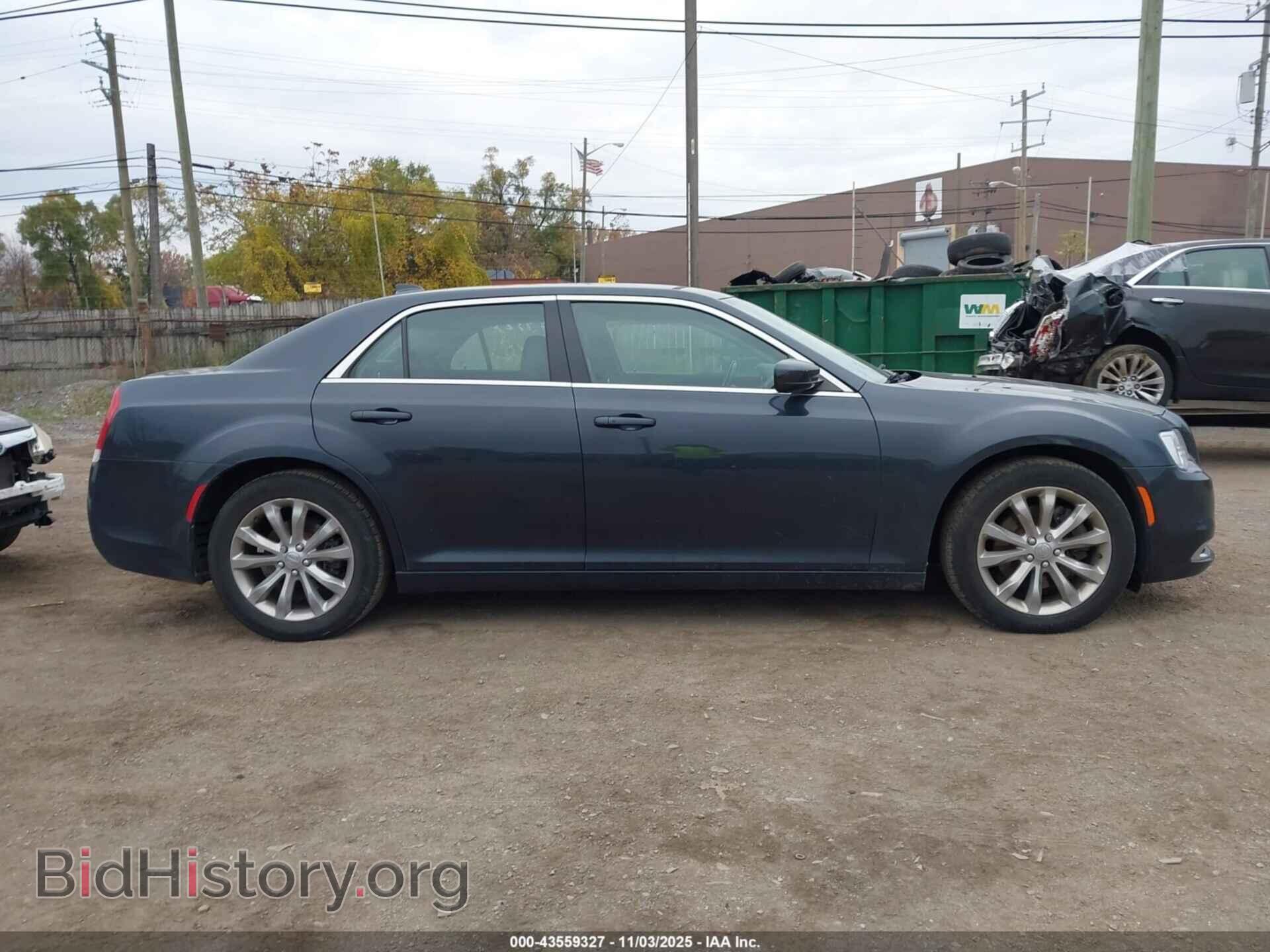2017 CHRYSLER 300 - VIN: 2C3CCARG2HH541864 - Фото 13