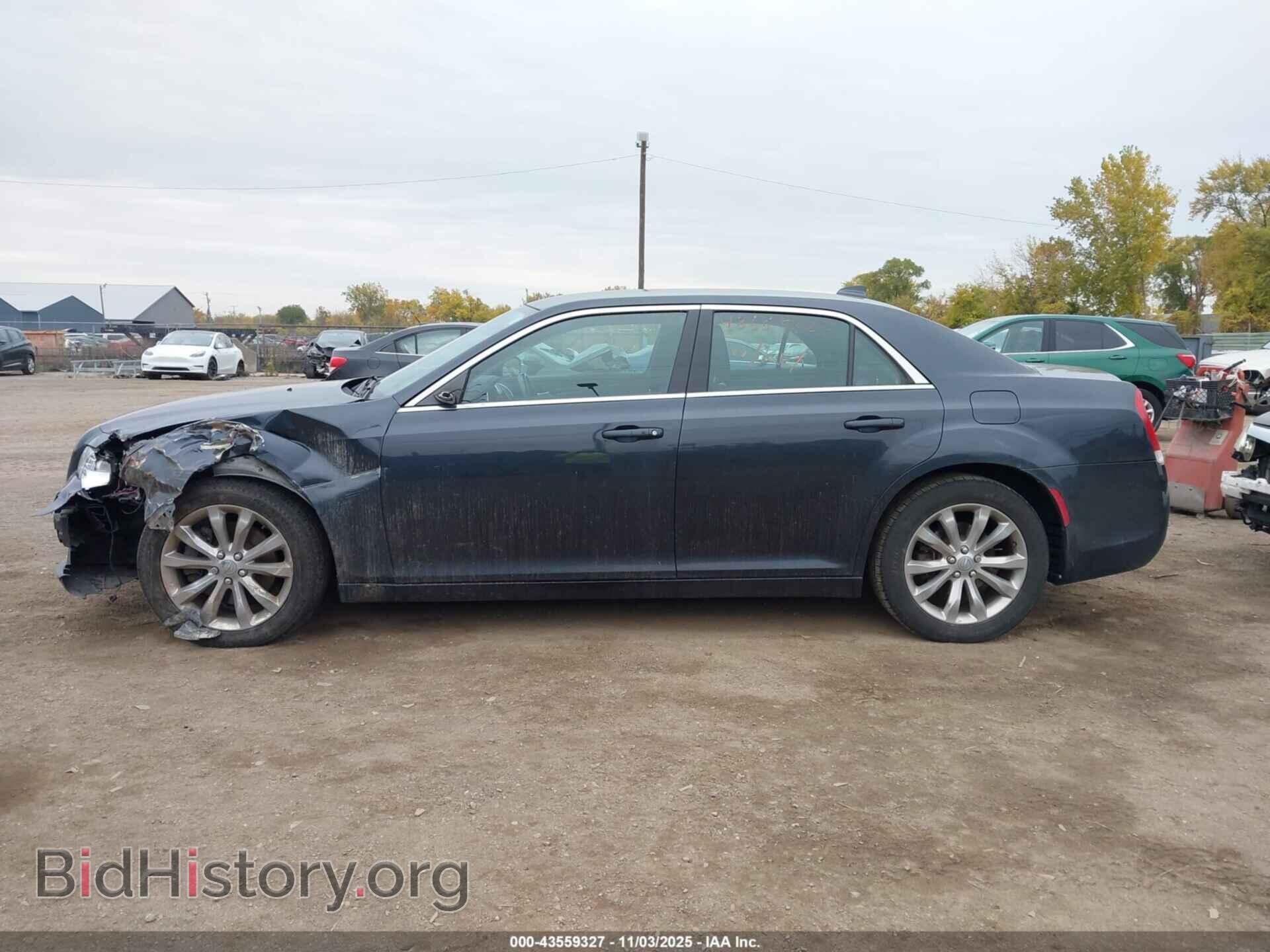 2017 CHRYSLER 300 - VIN: 2C3CCARG2HH541864 - Фото 14