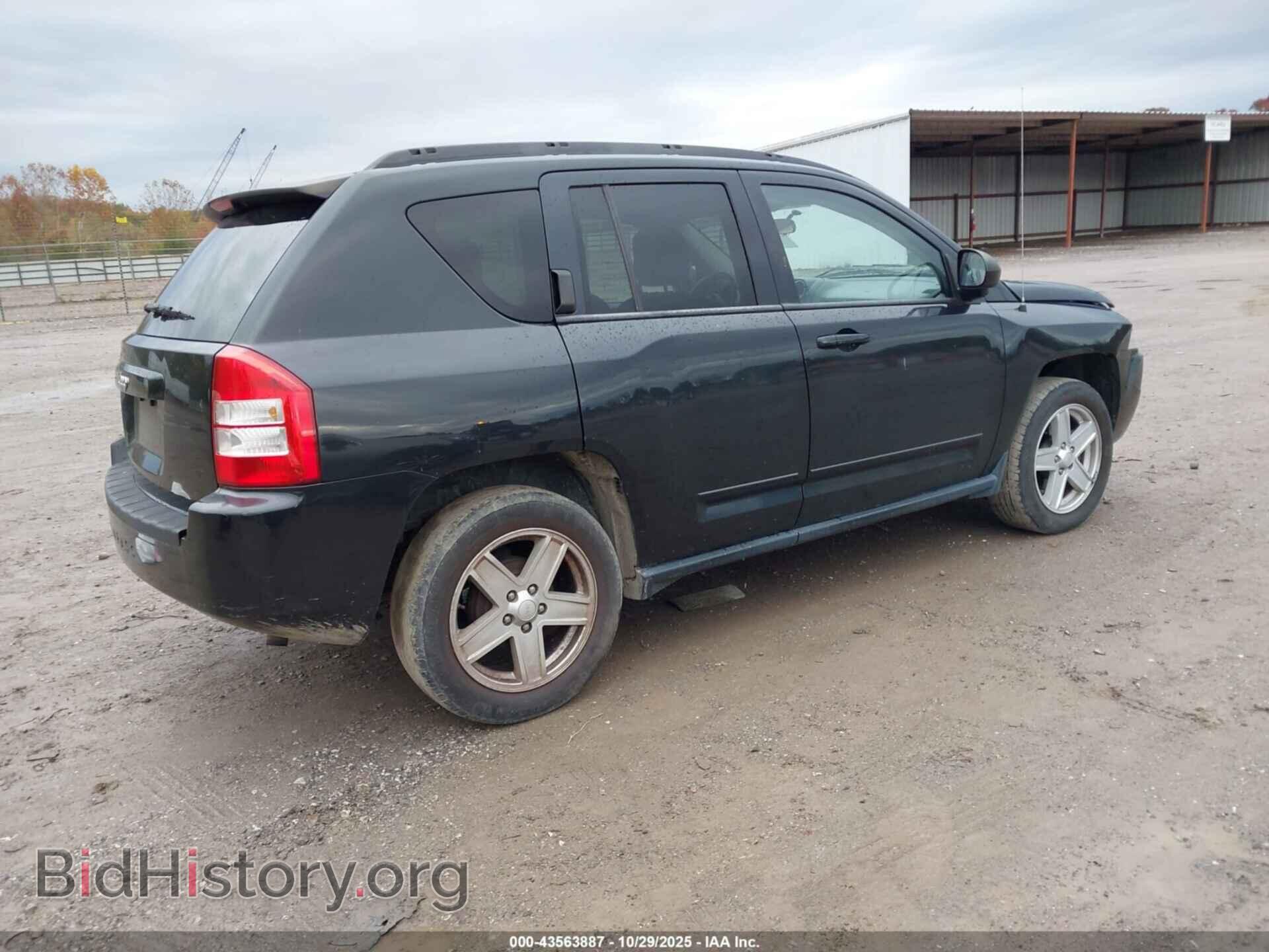 2010 JEEP COMPASS - VIN: 1J4NT4FA7AD514369 - Photo 4