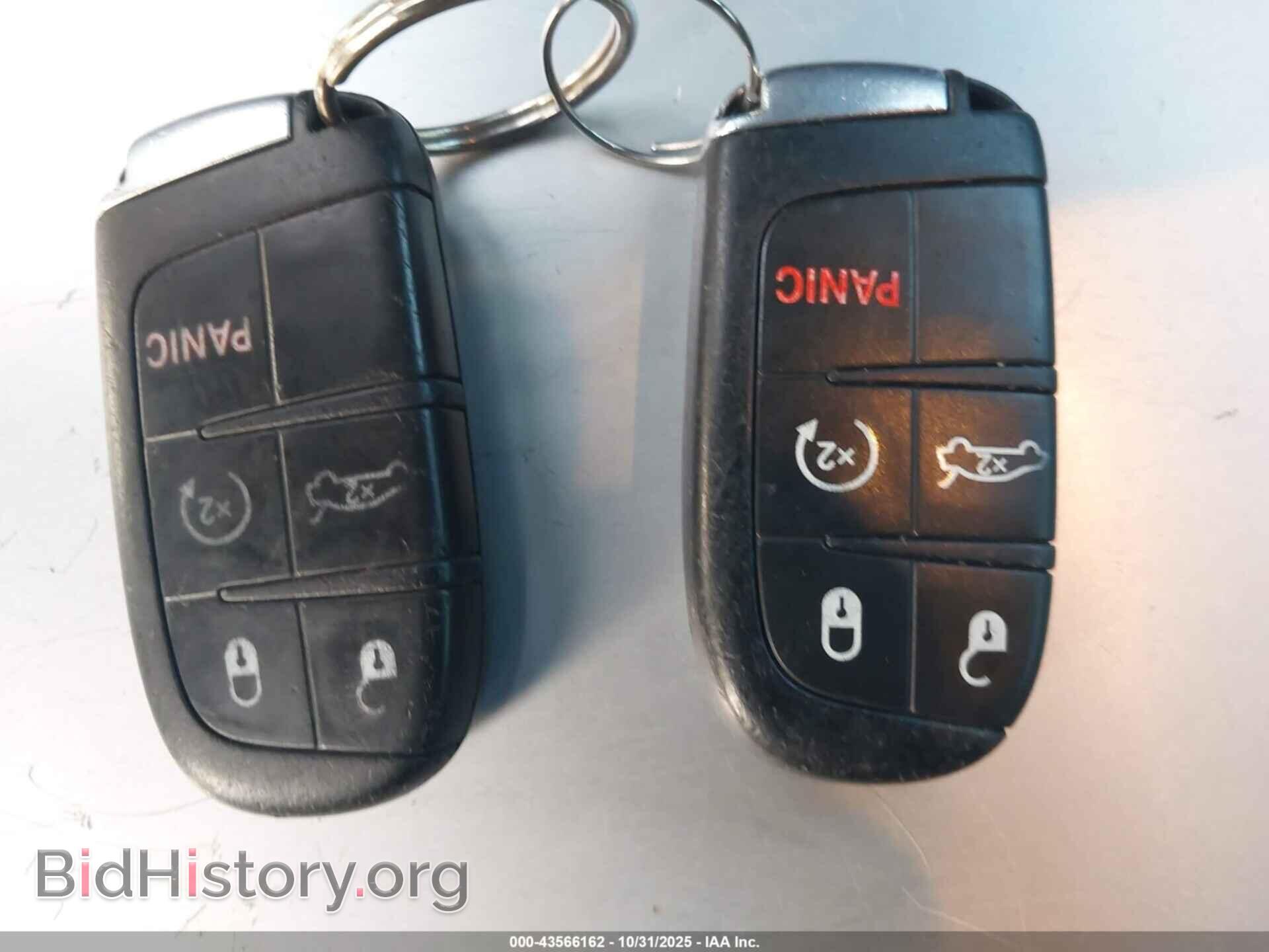 2014 CHRYSLER 300 - VIN: 2C3CCABG2EH119776 - Фото 11