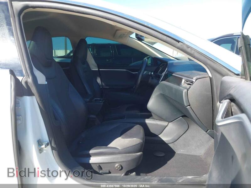 2013 Tesla MODEL S (VIN 5YJSA1CN3DFP22010) — фото 5 из 11