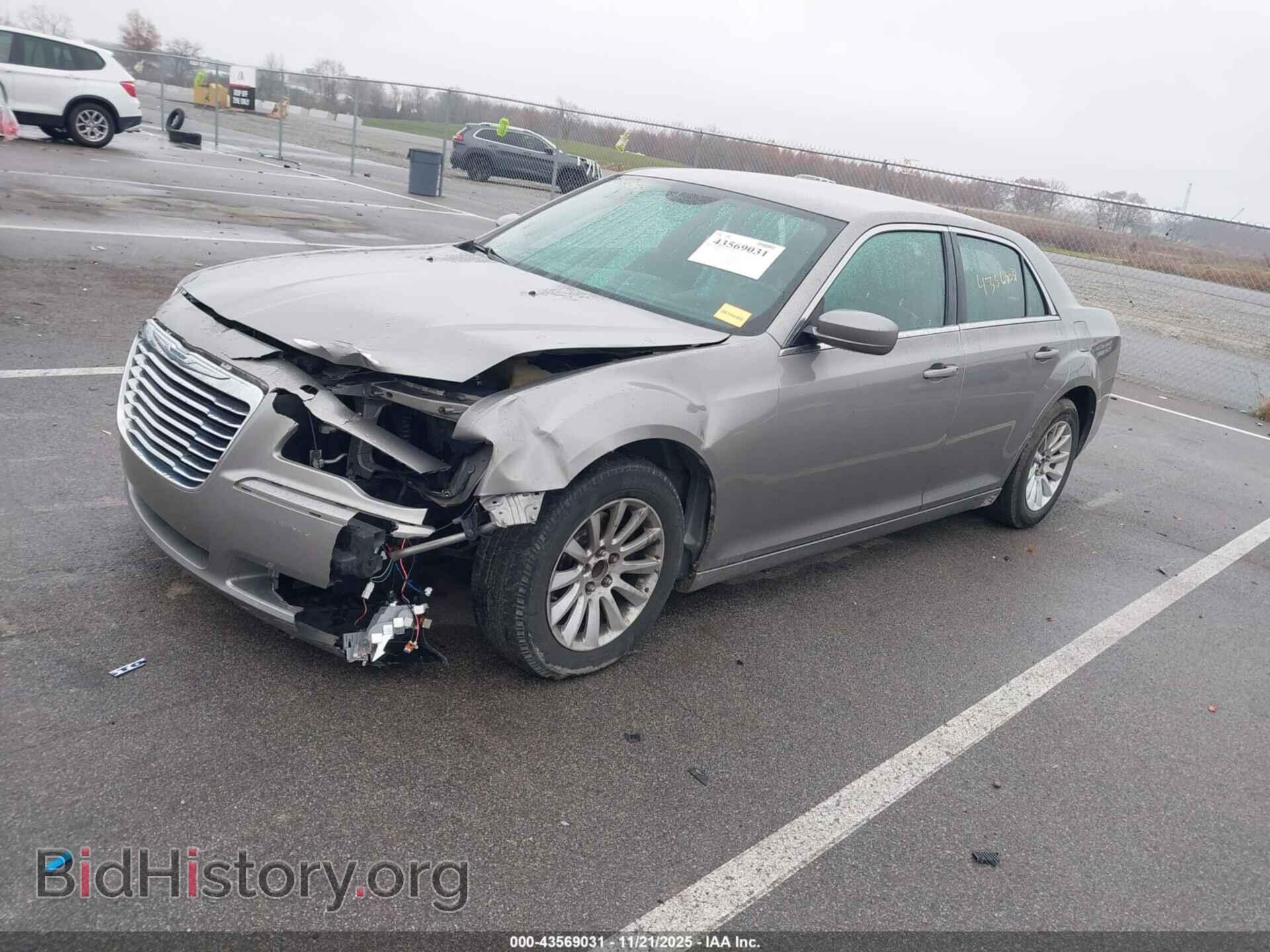 2014 CHRYSLER 300 - VIN: 2C3CCAAG9EH183850 - Фото 2