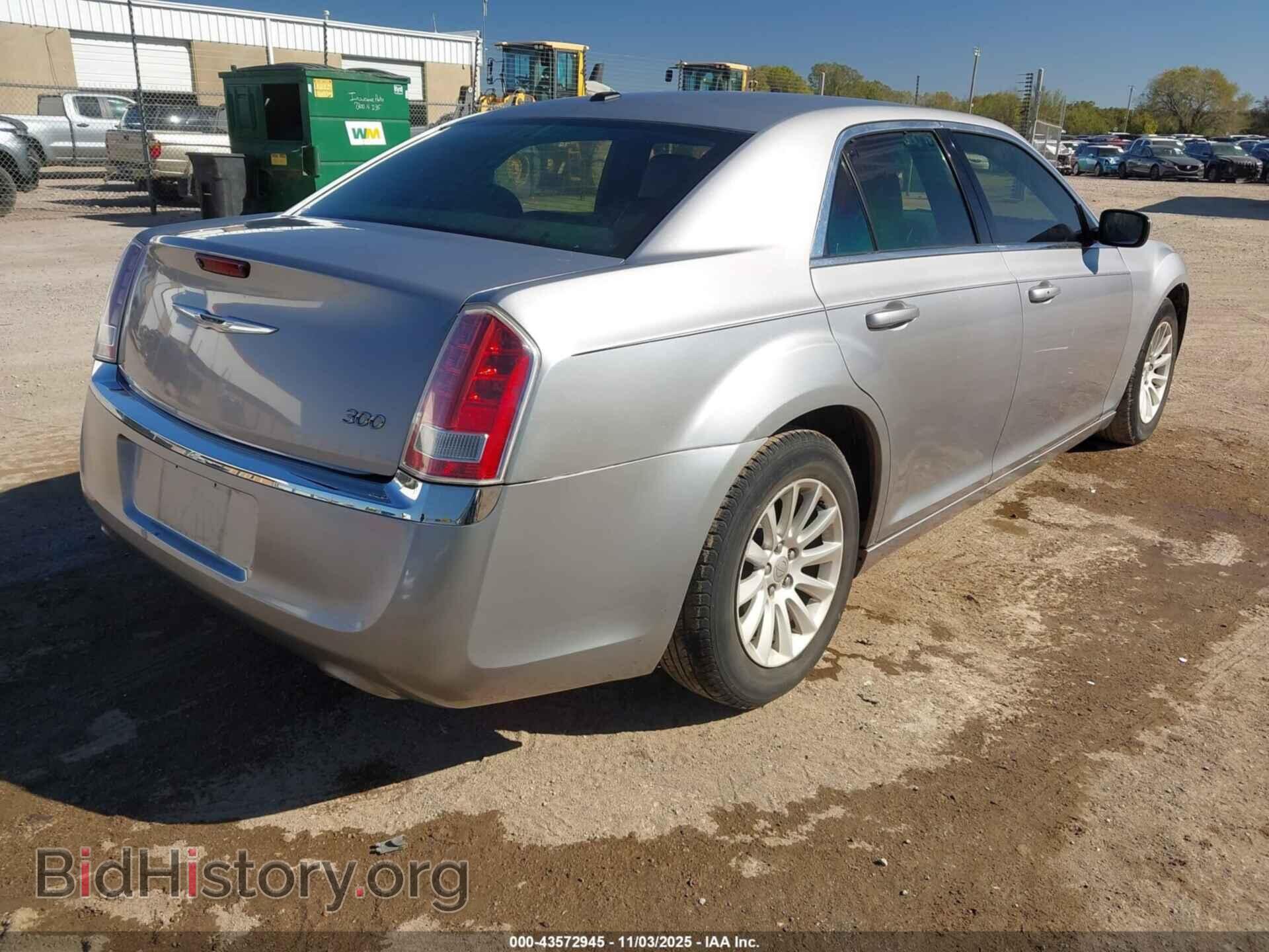 2013 CHRYSLER 300 - VIN: 2C3CCAAG2DH658818 - Фото 4