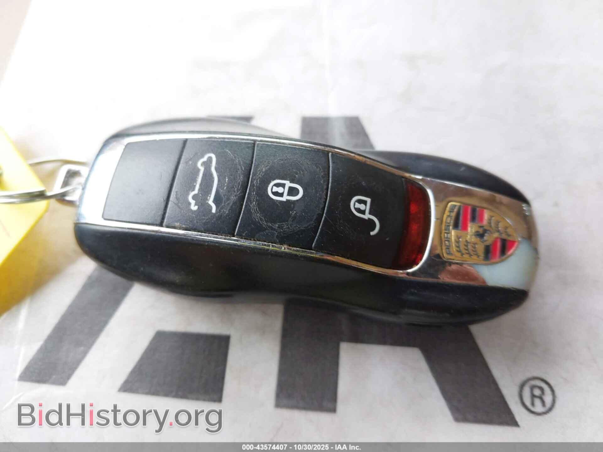 2016 PORSCHE CAYENNE - VIN: WP1AA2A22GLA08072 - Photo 11