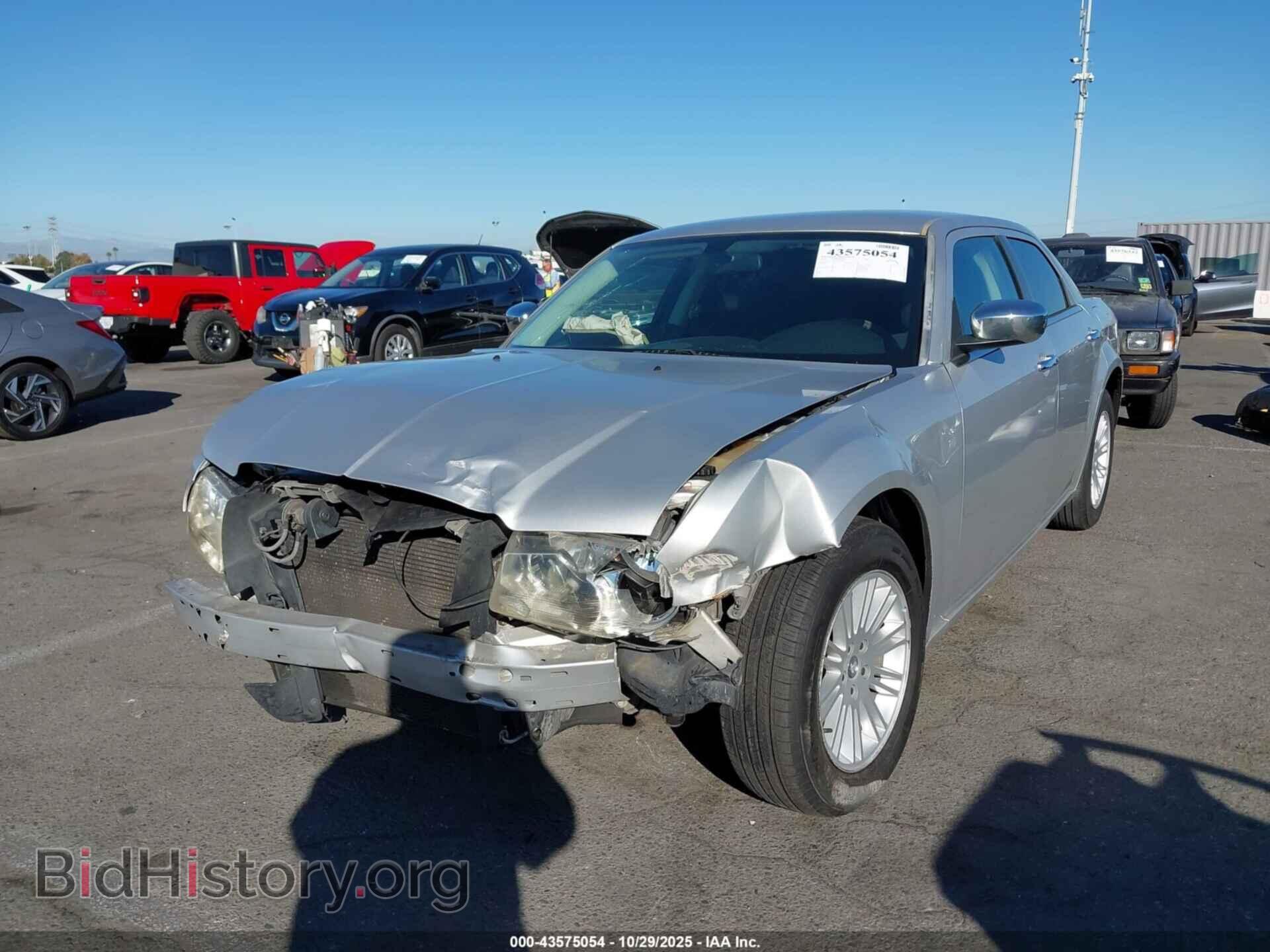 2010 CHRYSLER 300 - VIN: 2C3CA4CD9AH224711 - Фото 2