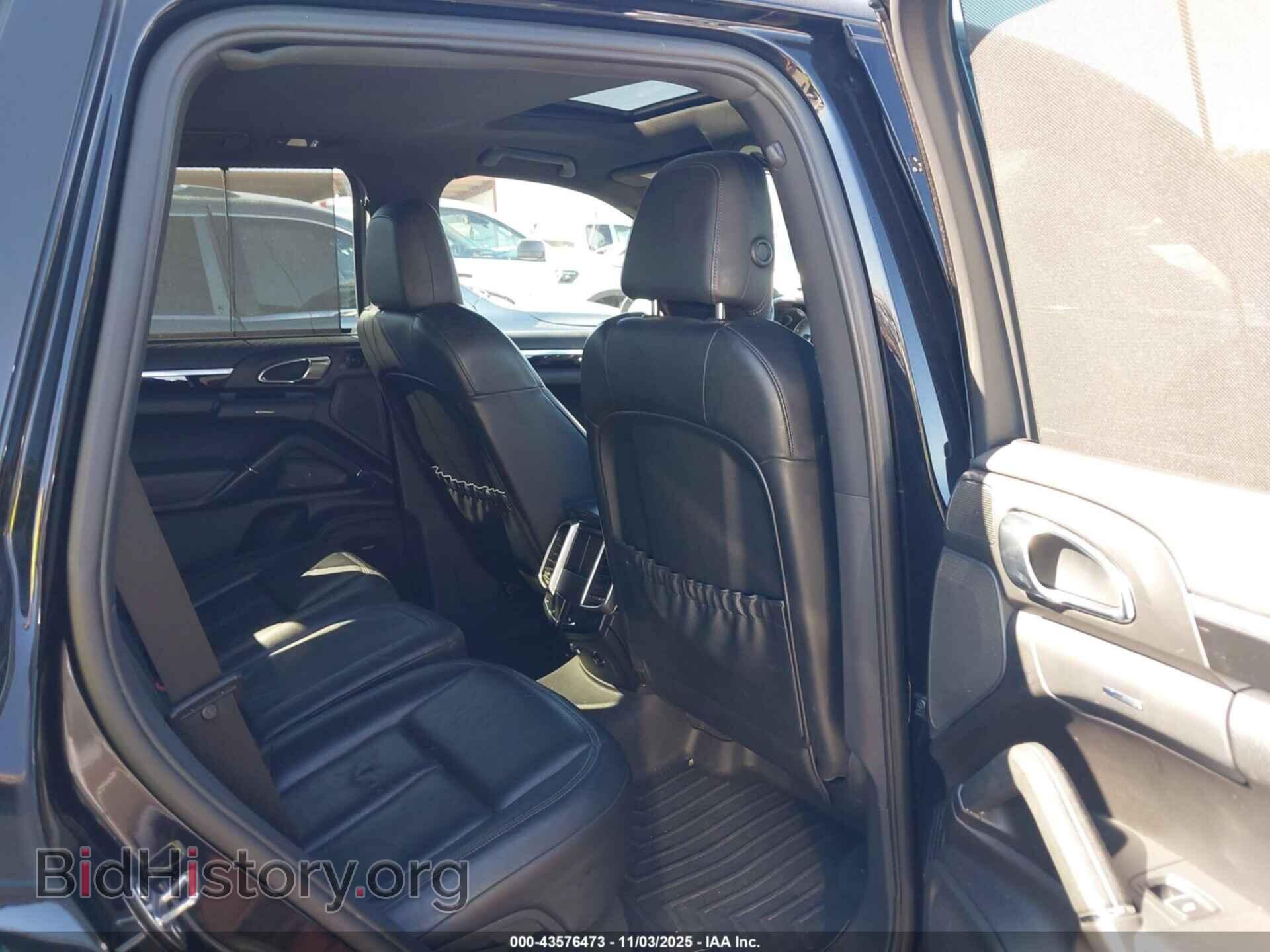 2011 PORSCHE CAYENNE - VIN: WP1AB2A2XBLA45263 - Photo 8
