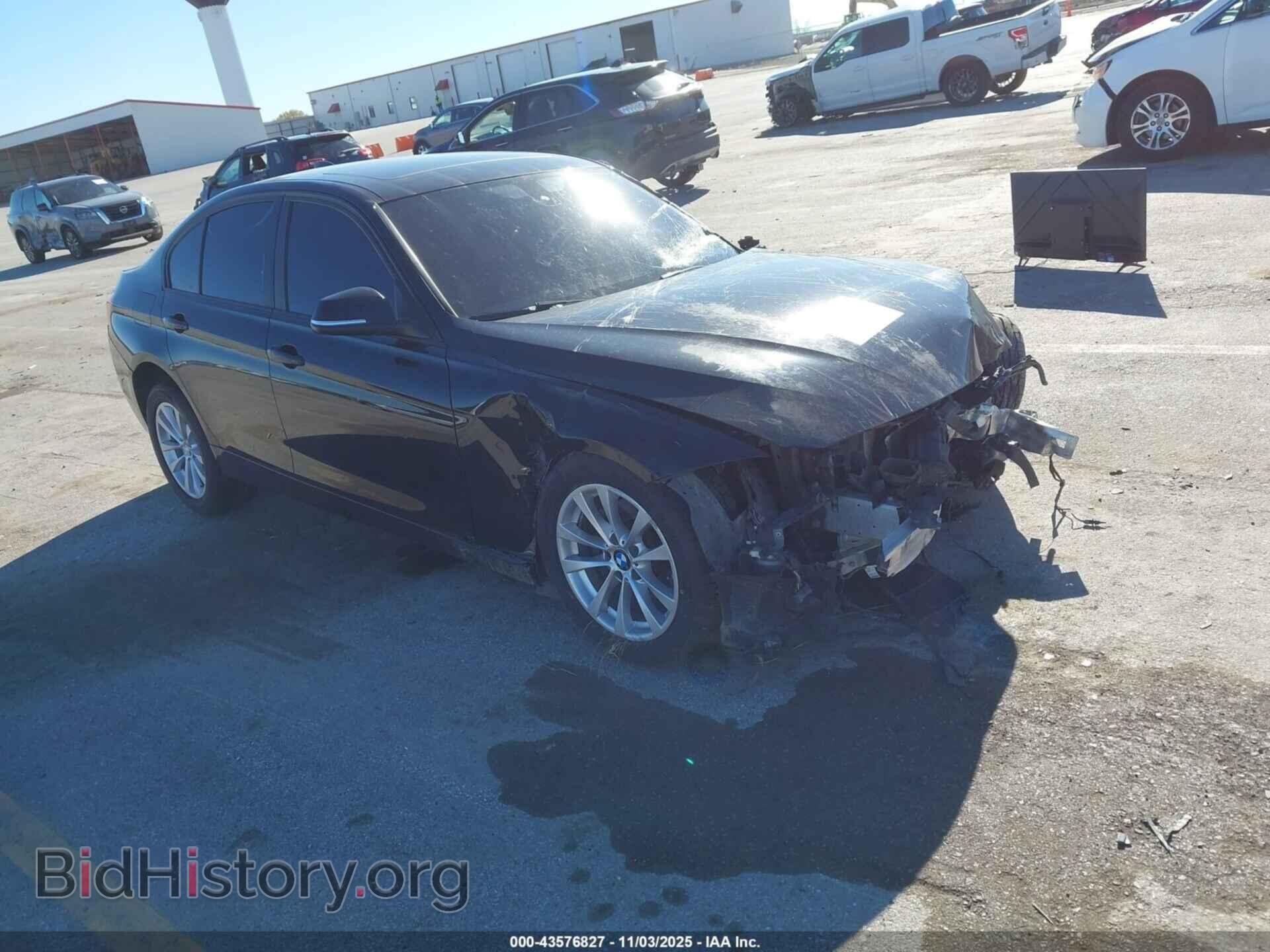 Фотография WBA8E5G32HNU43036 - BMW 320I 2017