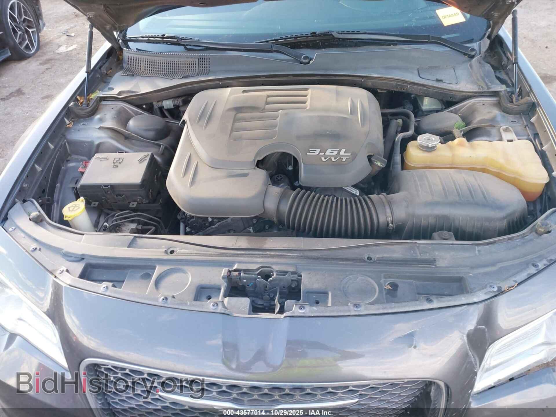 2016 CHRYSLER 300C - VIN: 2C3CCAEG1GH190255 - Photo 10