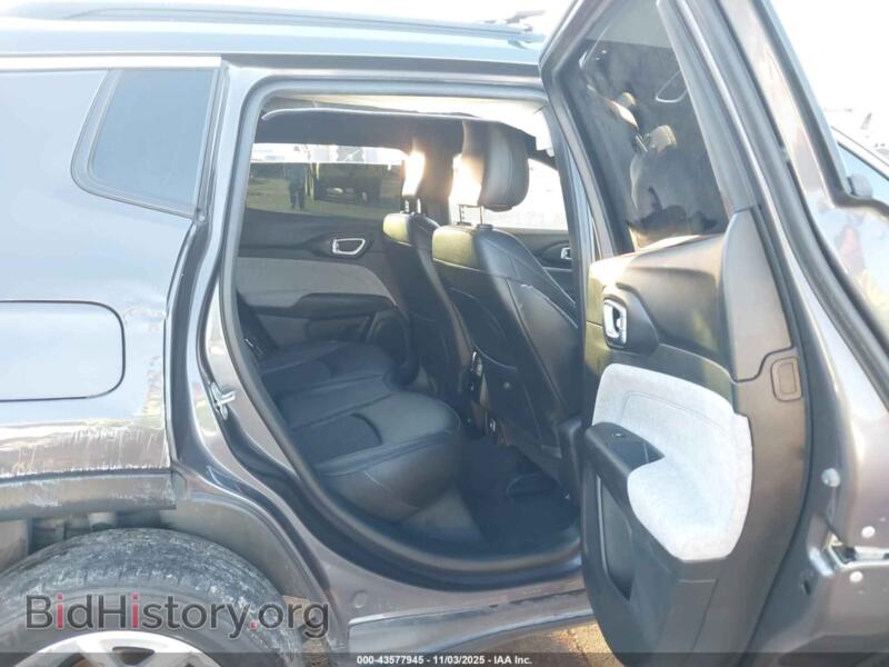 2024 Jeep COMPASS (VIN 3C4NJDBN0RT132596) — фото 8 из 10