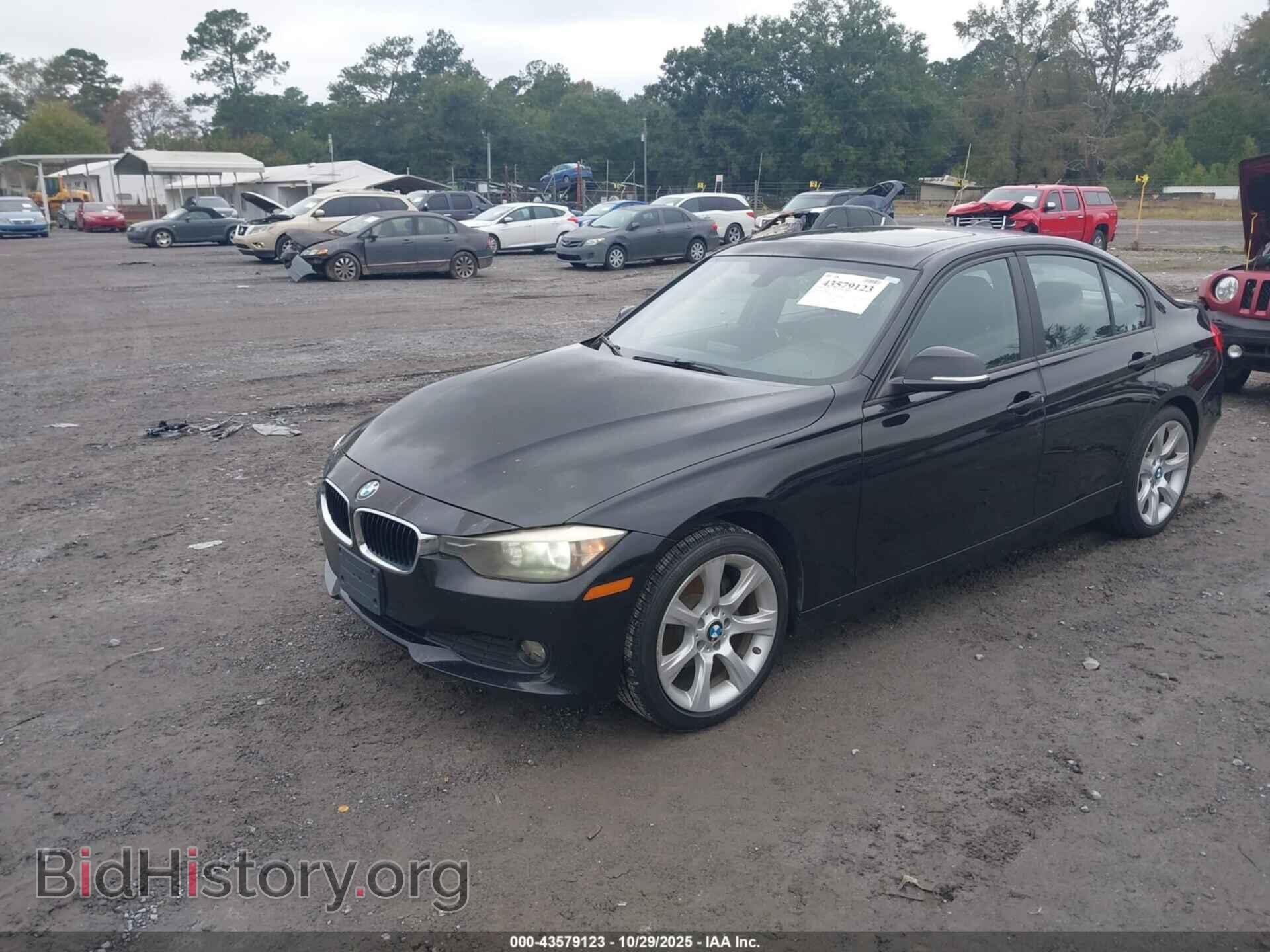 2013 BMW 320I - VIN: WBA3C3C5XDF978535 - Фото 2