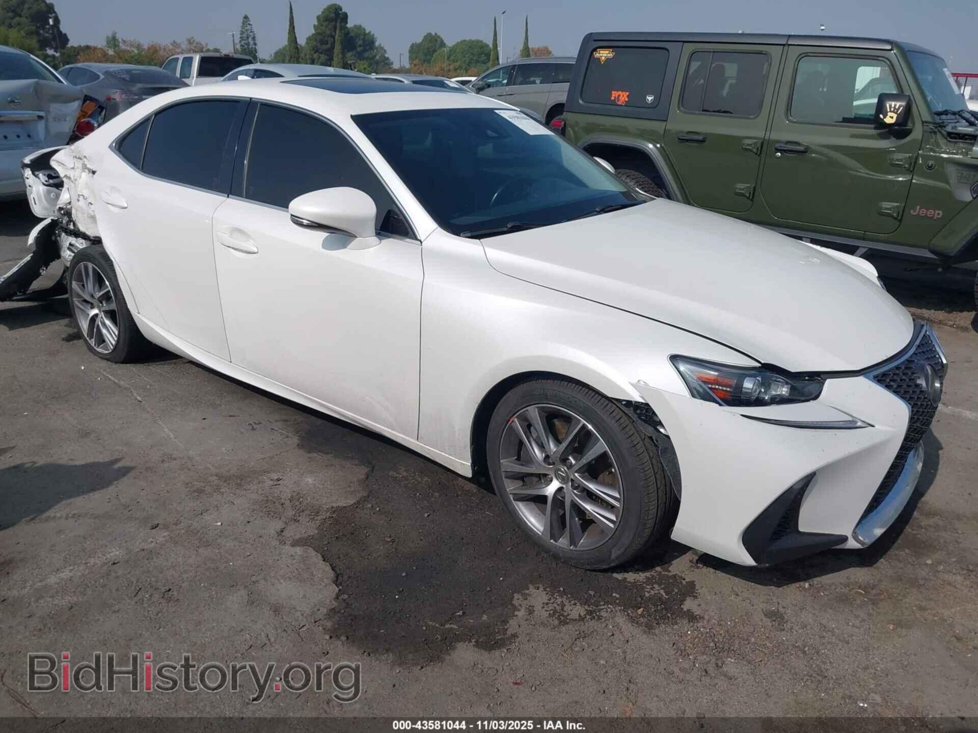 Фотография JTHBA1D2XJ5080398 - LEXUS IS 300 2018
