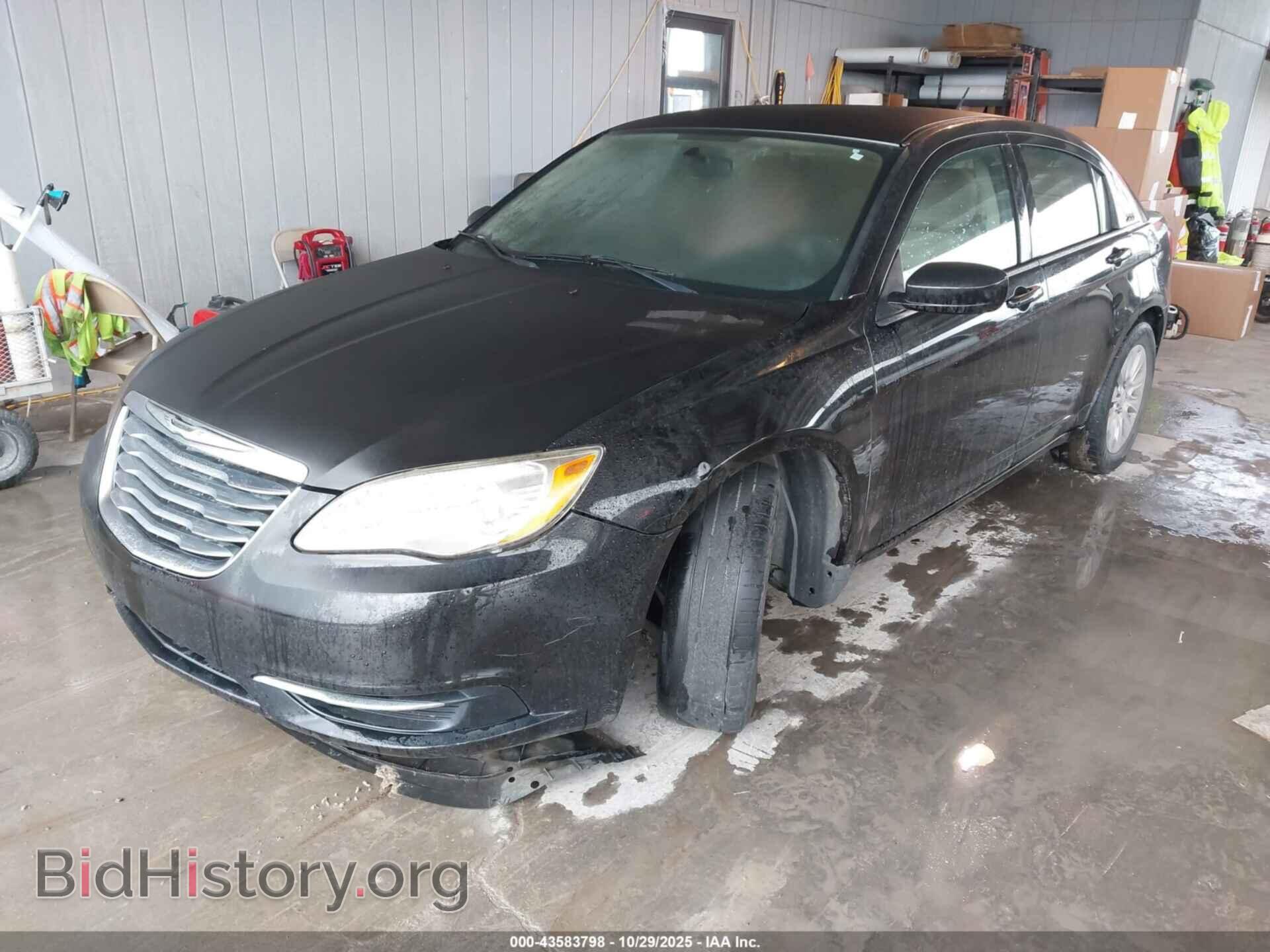 2011 CHRYSLER 200 - VIN: 1C3BC4FB7BN618104 - Фото 2