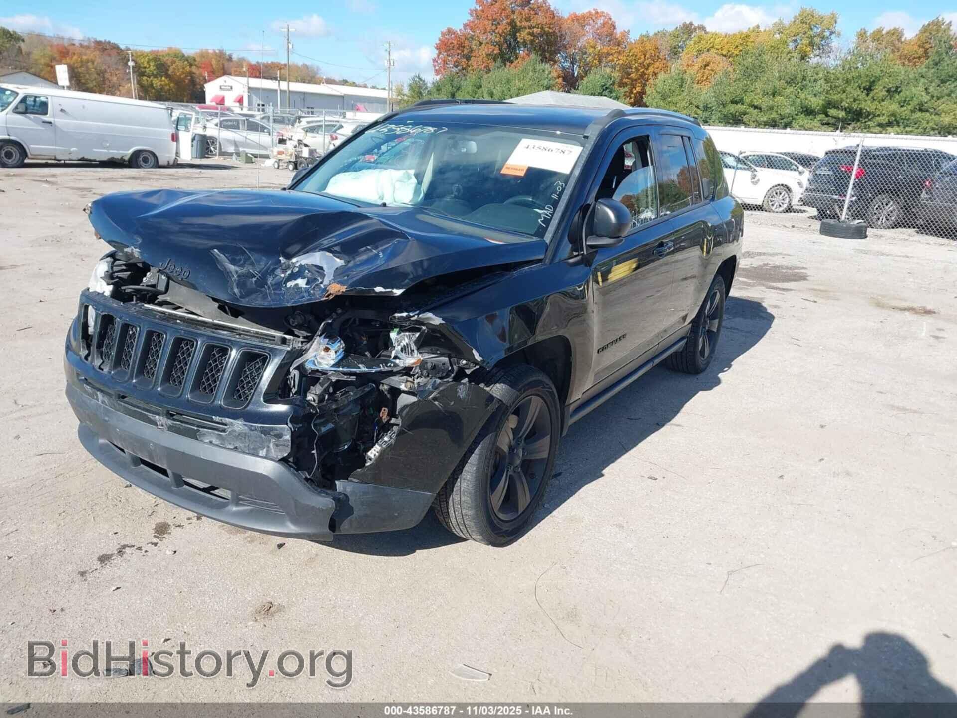 2012 JEEP COMPASS - VIN: 1C4NJDEB2CD577775 - Photo 2